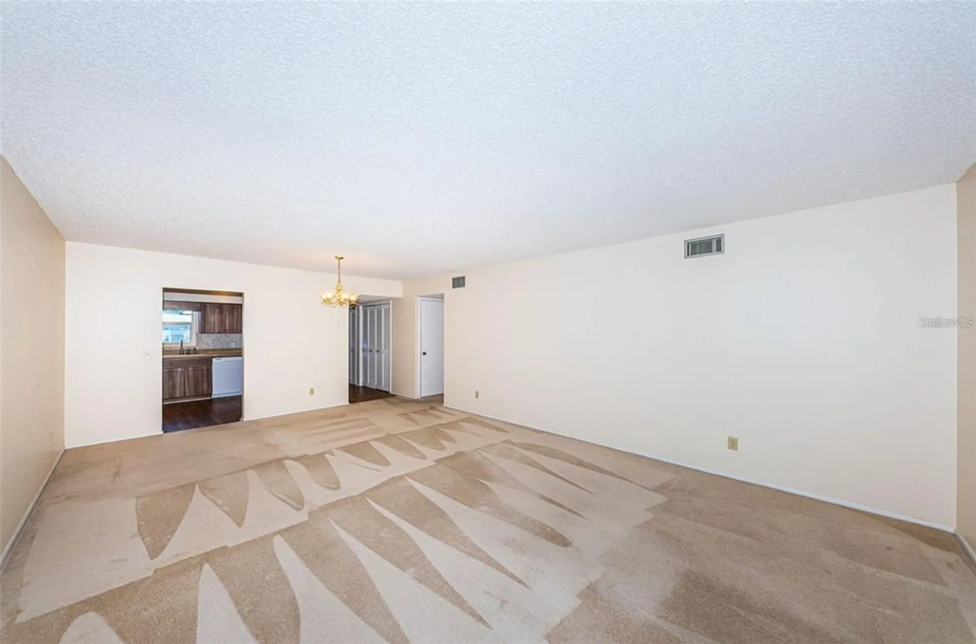 Property Slideshow image 8 of 52 | 2295 americus blvd 29, Clearwater, FL, 33763