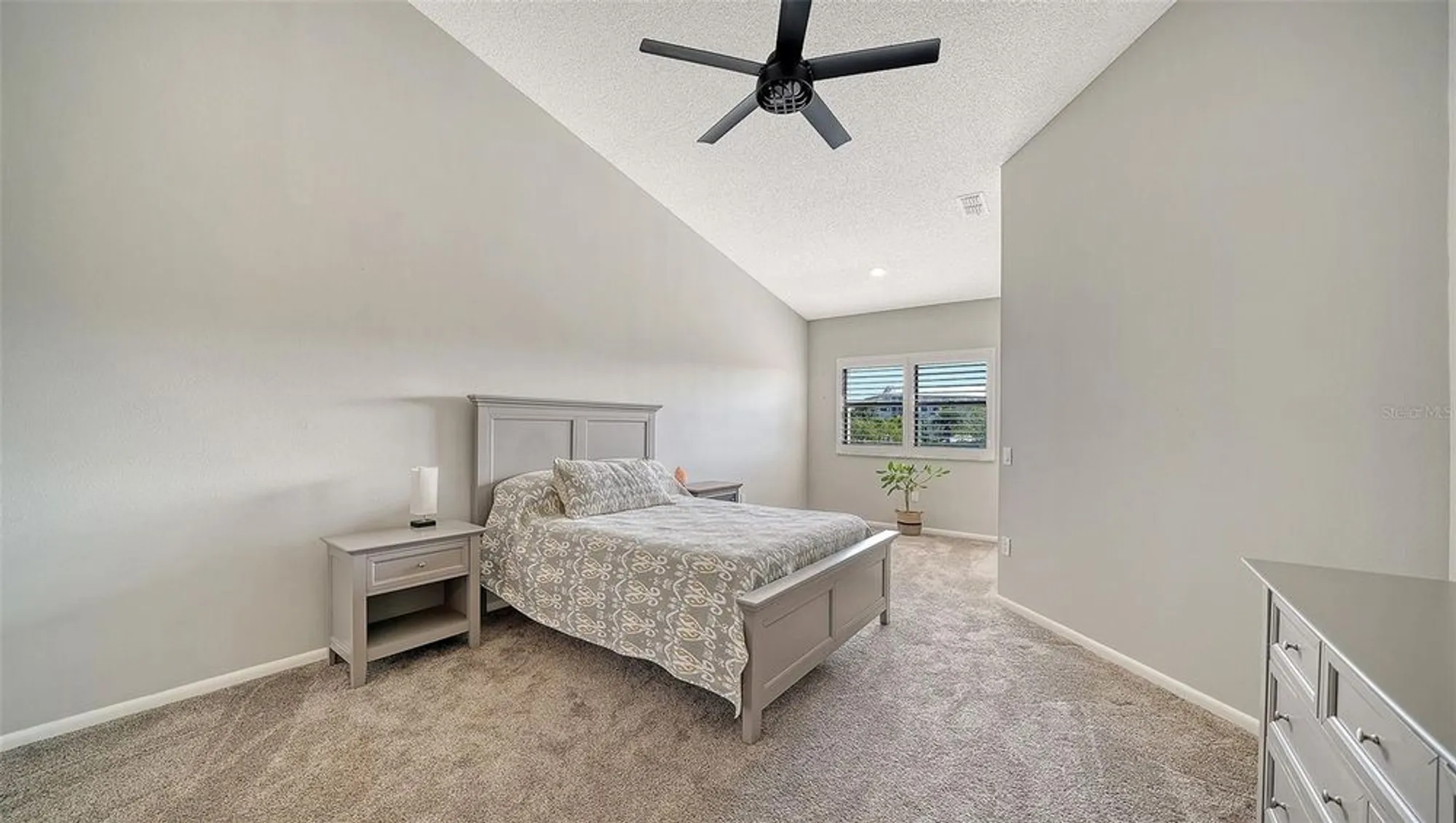 Property Slideshow image 20 of 53 | 5260 heron way # 202, Sarasota, FL, 34231