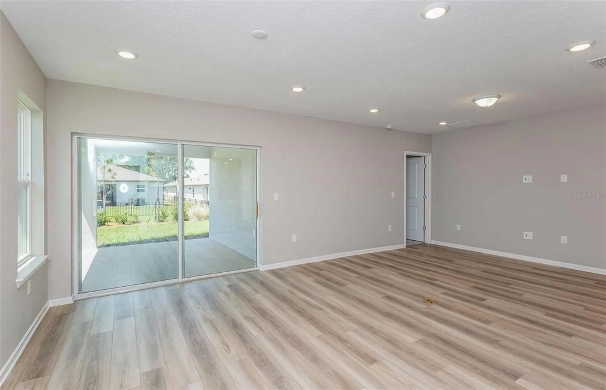 Property Slideshow image 3 of 28 | 14712 sunlit cir, Parrish, FL, 34219