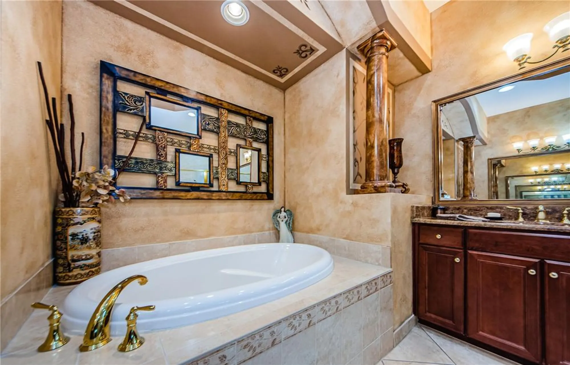 Property Slideshow image 28 of 77 | 4947 sandy brook cir, Wimauma, FL, 33598
