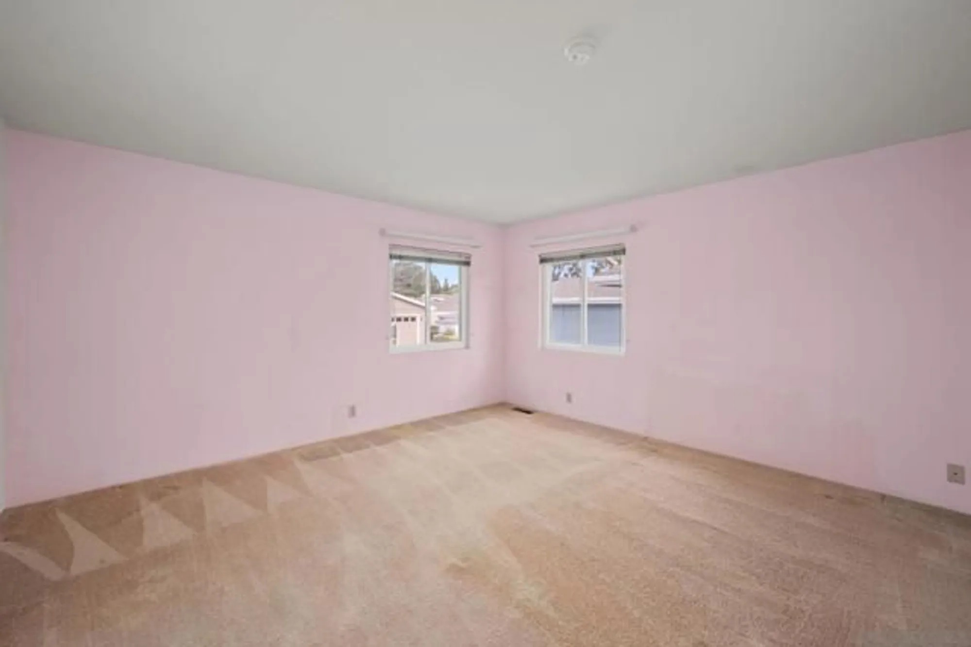 Property Slideshow image 26 of 37 | 4465 topaz ln, Oceanside, CA, 92056
