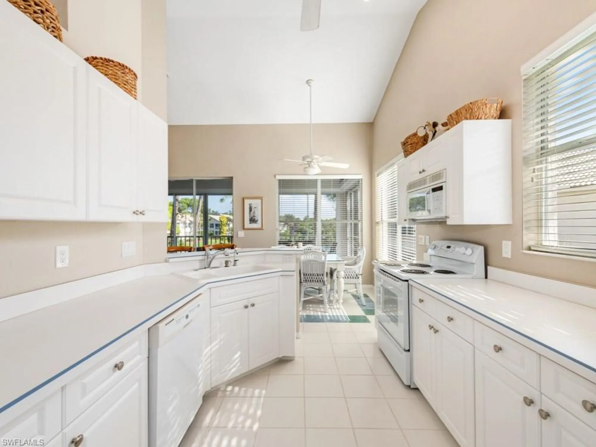 Property Slideshow image 9 of 42 | 27071 lake harbor ct 203, Bonita Springs, FL, 34134