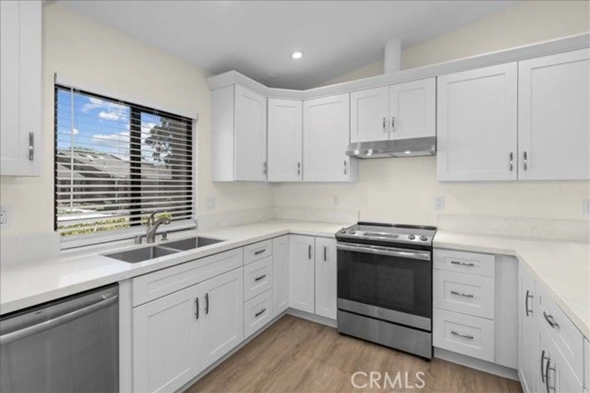 Property Slideshow image 3 of 34 | 8646 butte cir unit 607e, Huntington Beach, CA, 92646