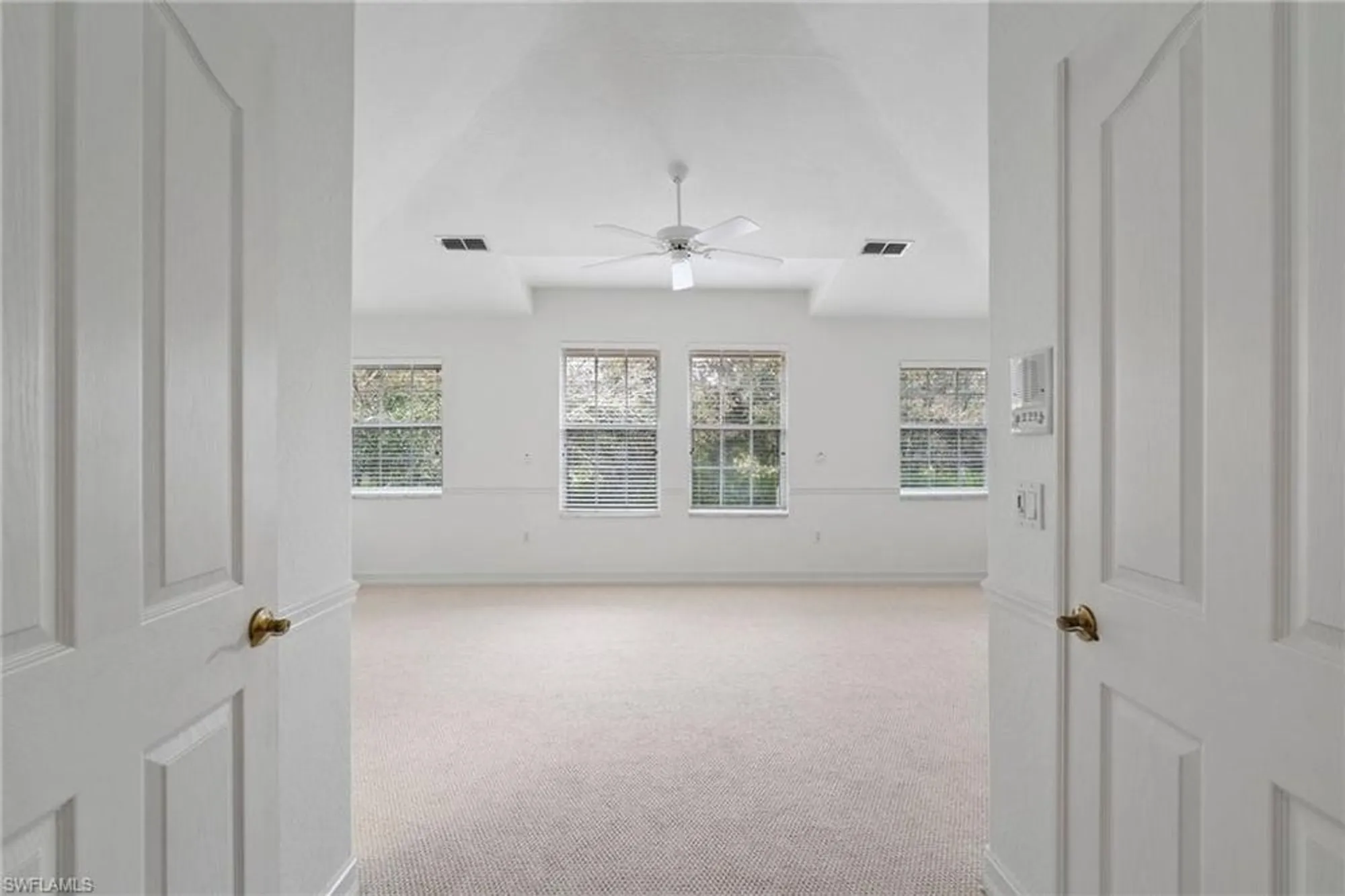 Property Slideshow image 25 of 36 | 8196 saratoga dr 503, Naples, FL, 34113