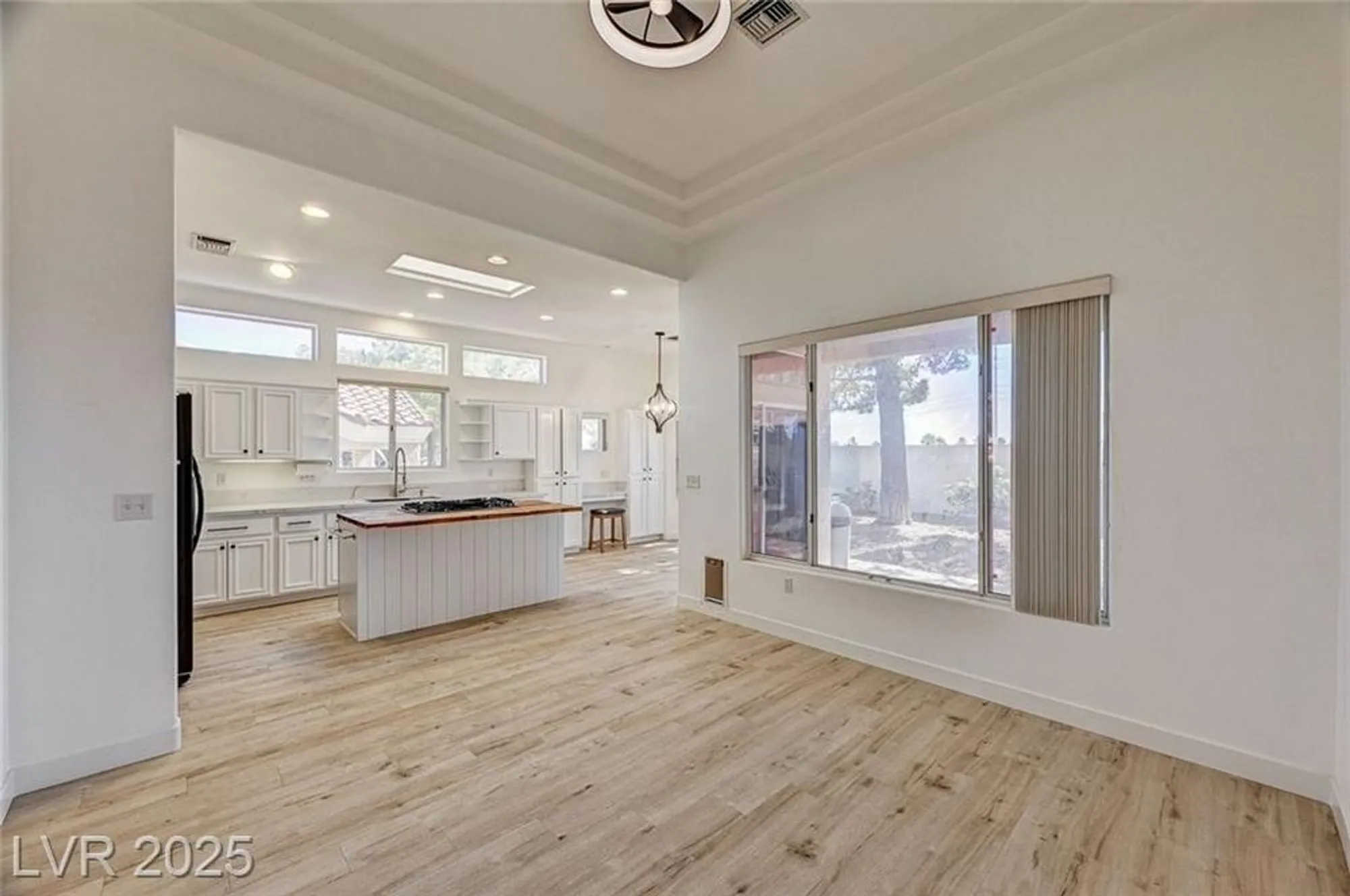 Property Slideshow image 14 of 47 | 10725 mission lakes ave, Las Vegas, NV, 89134