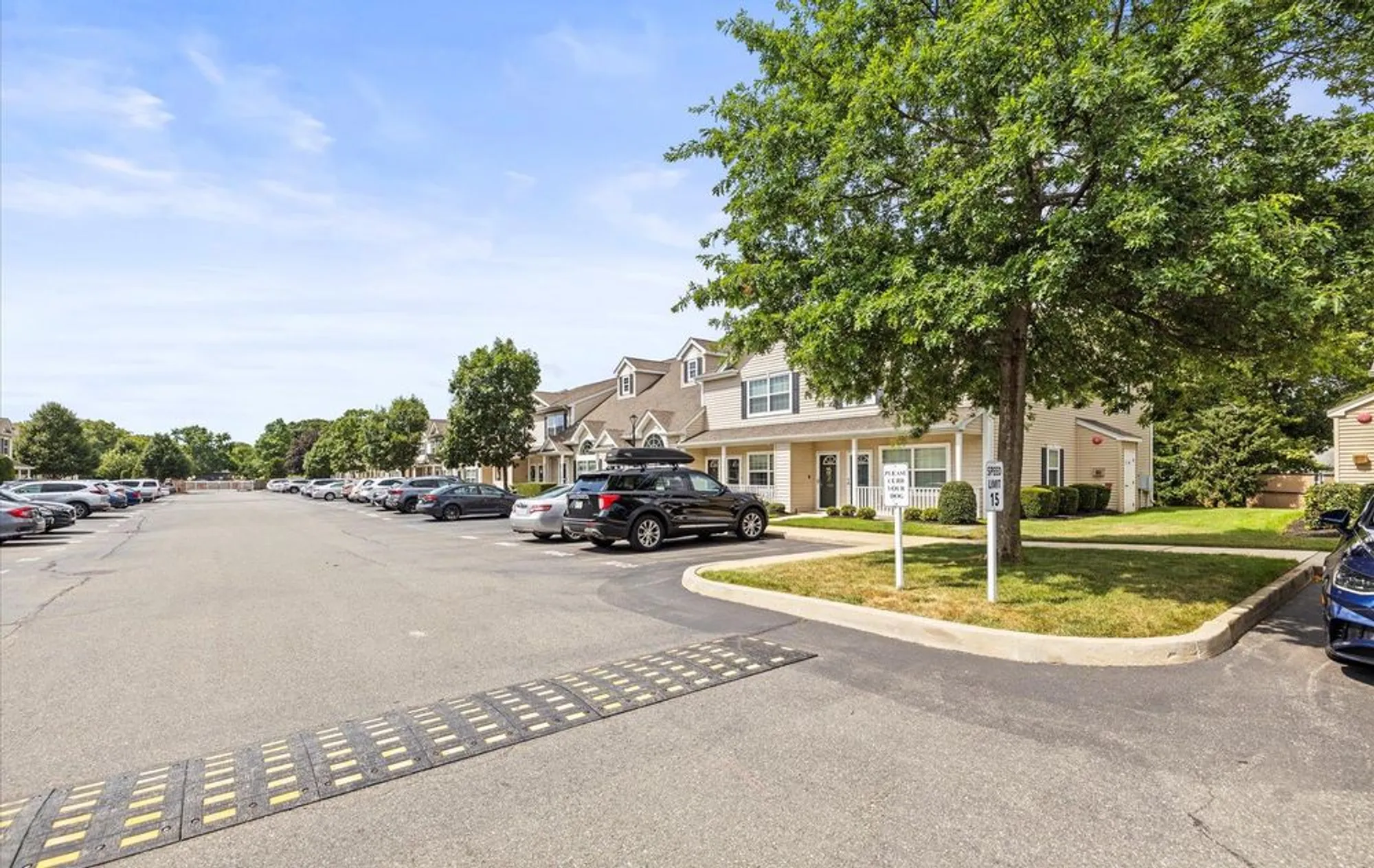 Property Slideshow image 19 of 20 | 1002 willow ln, Valley Stream, NY, 11580