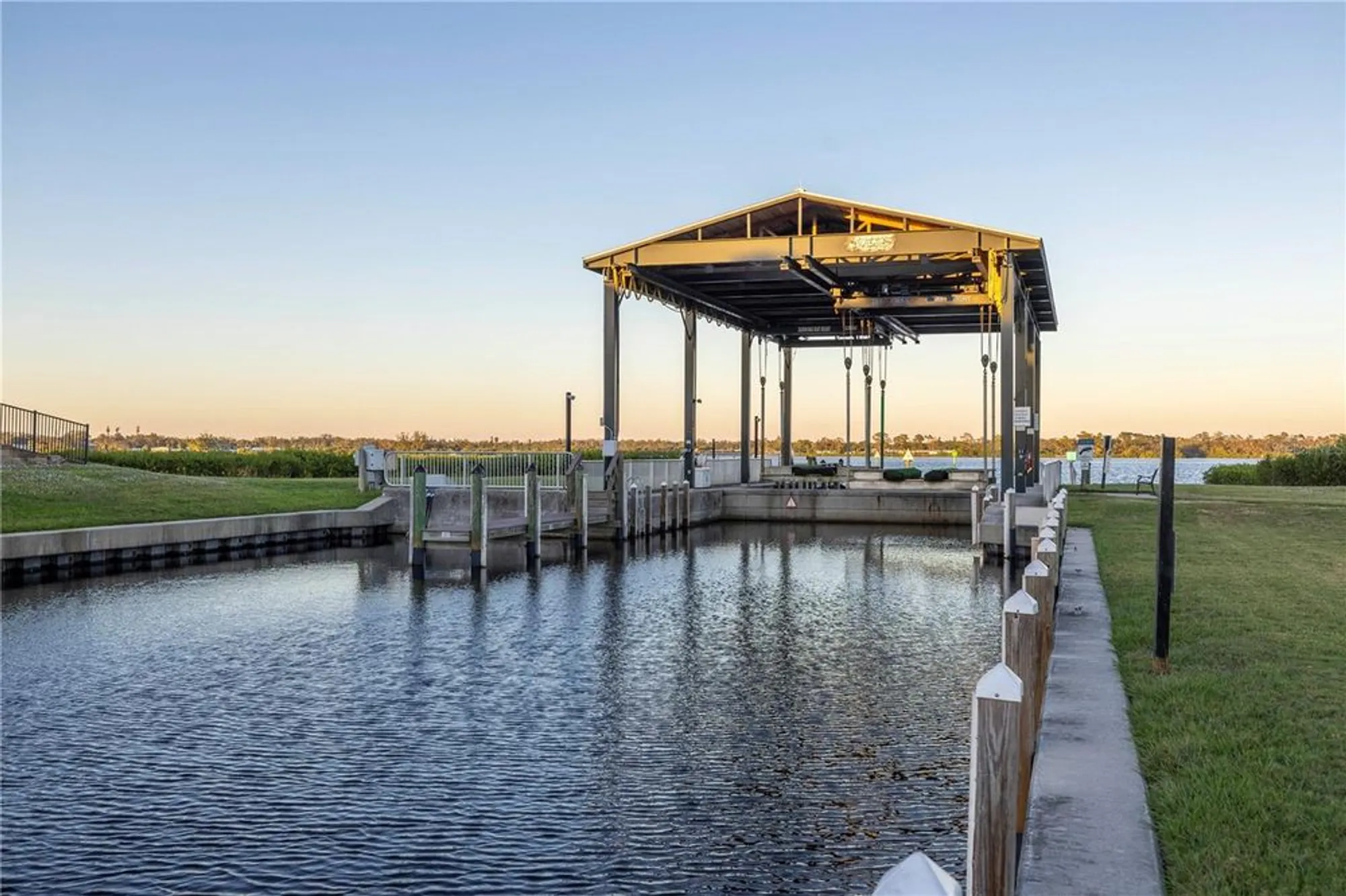 Property Slideshow image 19 of 67 | 1030 tidewater shores loop 405, Bradenton, FL, 34208