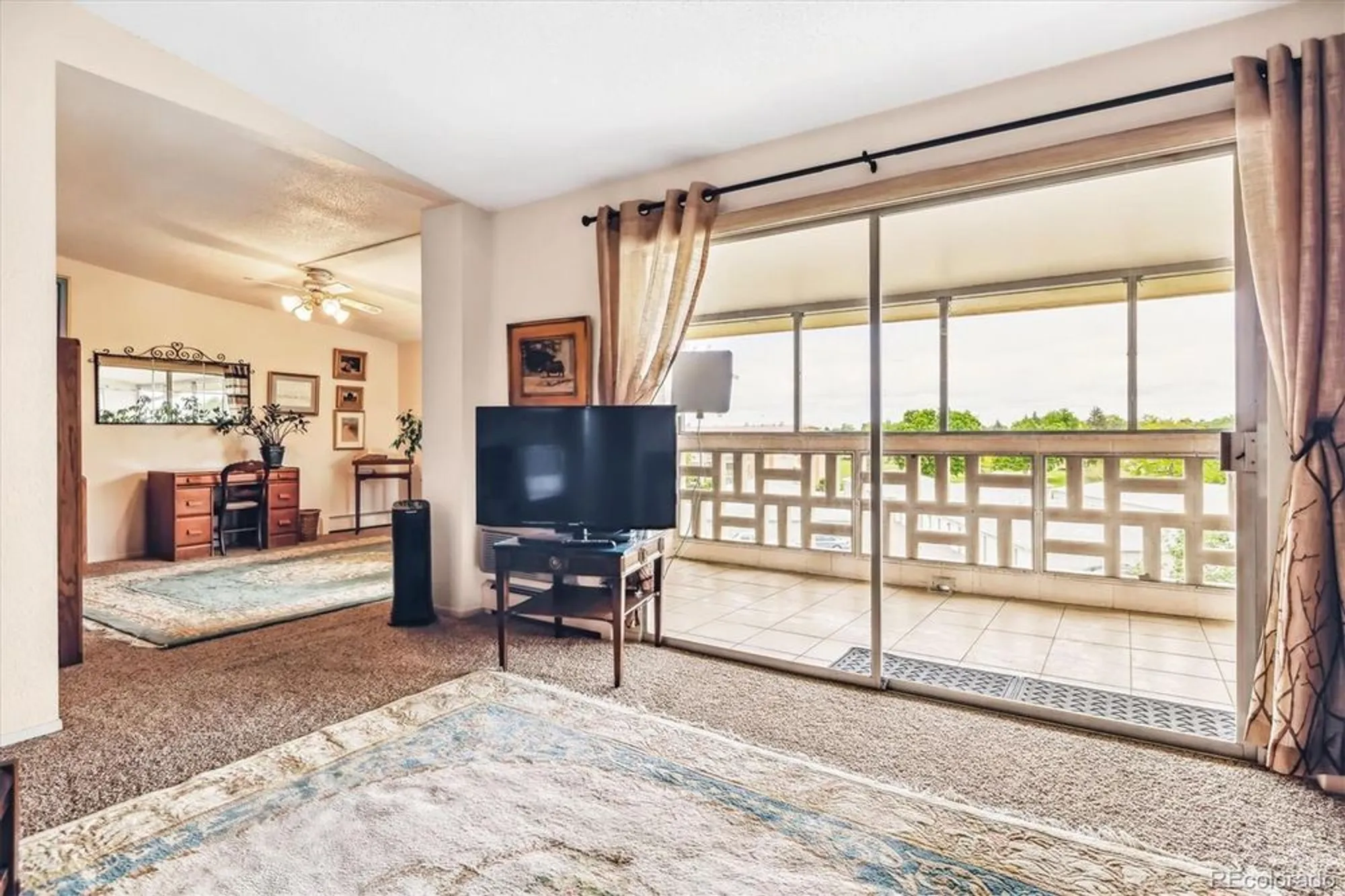 Property Slideshow image 7 of 49 | 715 s alton way unit 5d, Denver, CO, 80247