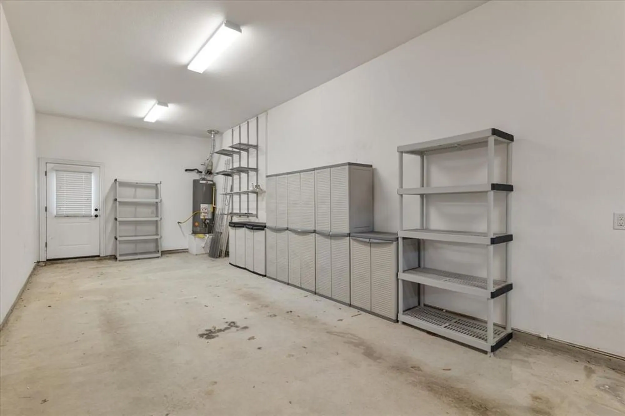 Property Slideshow image 23 of 28 | 3701 creek view dr, Mckinney, TX, 75071