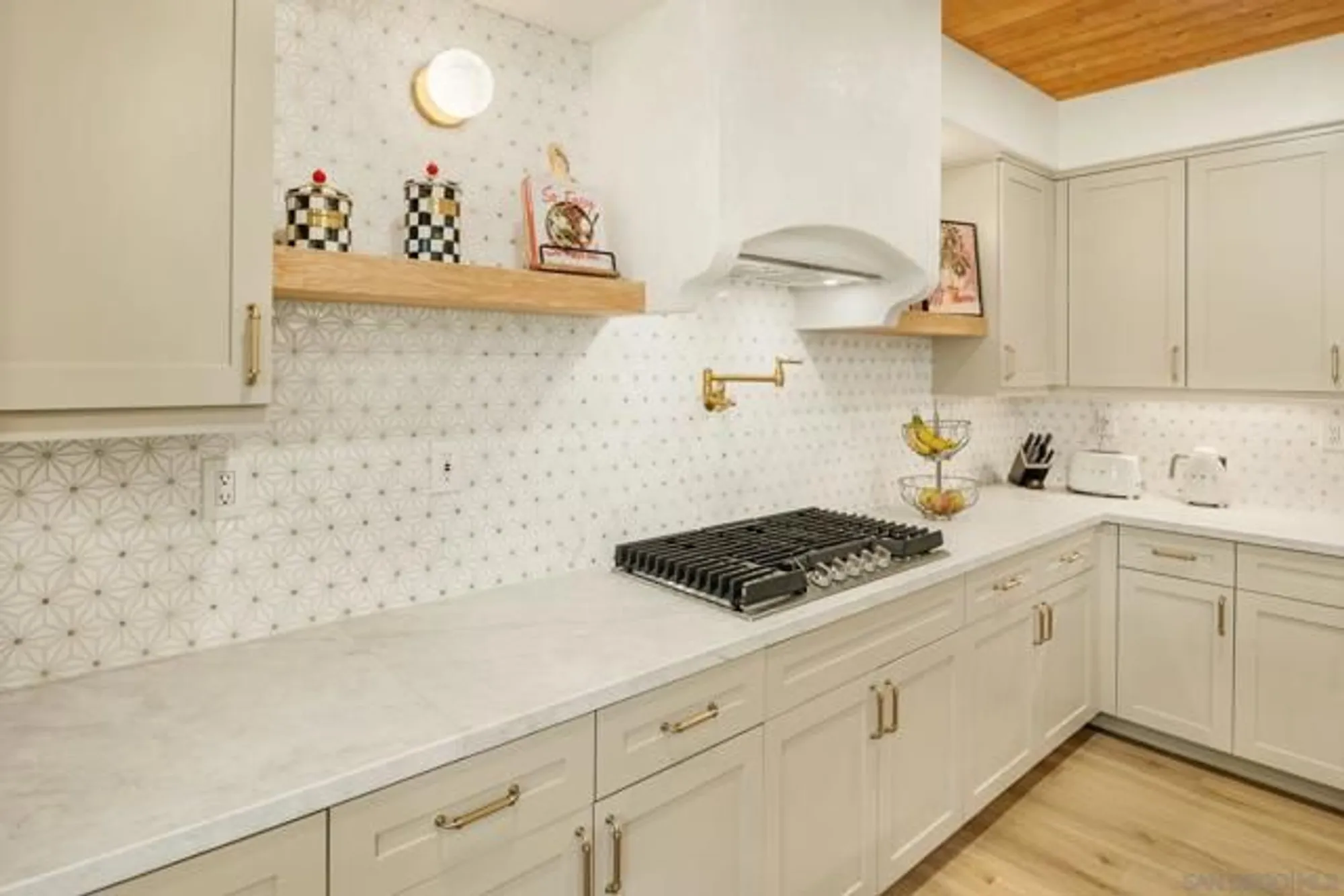 Property Slideshow image 22 of 61 | 10528 pinion trl, Escondido, CA, 92026