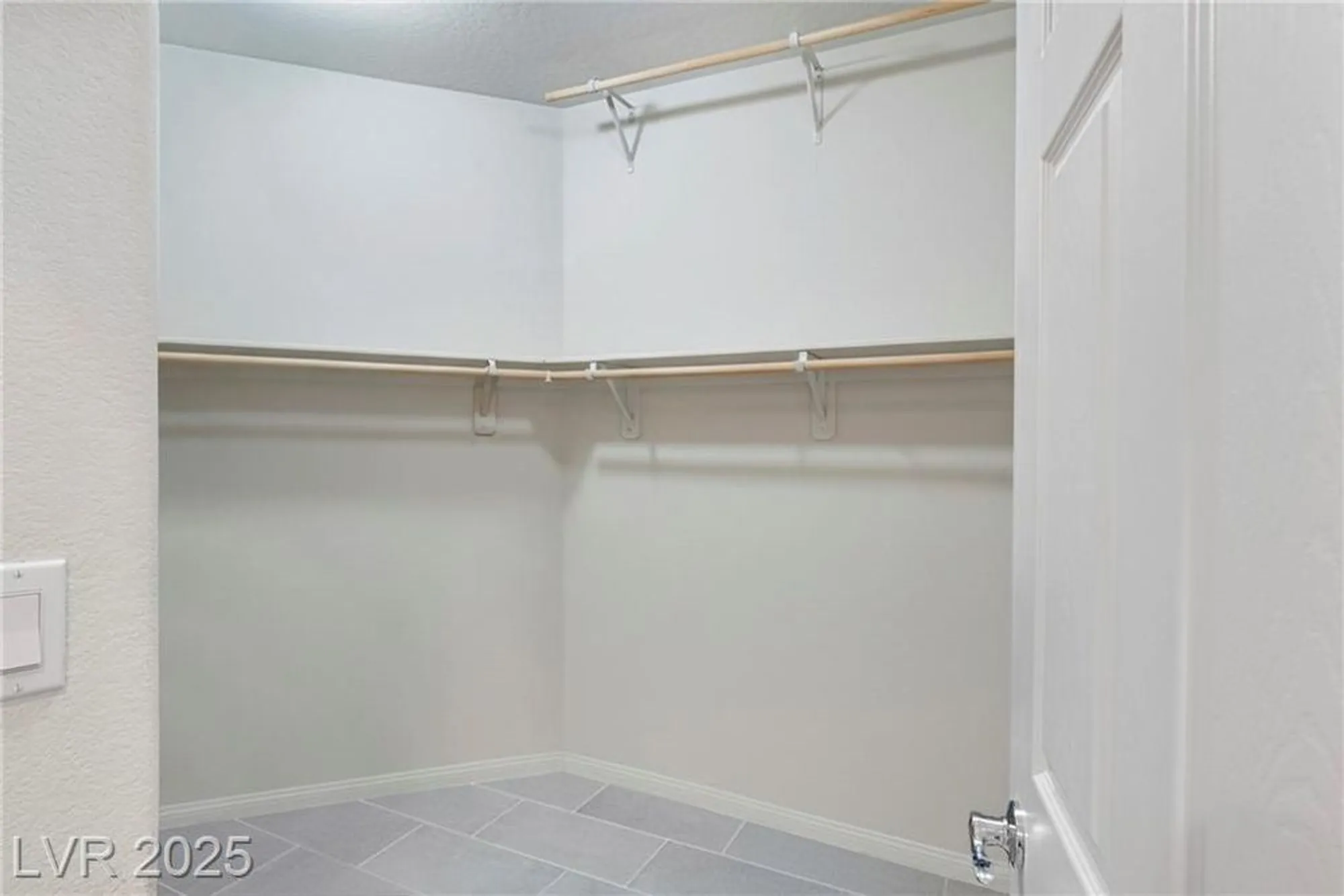 Property Slideshow image 52 of 68 | 1844 wolfcreek falls ct, Henderson, NV, 89044