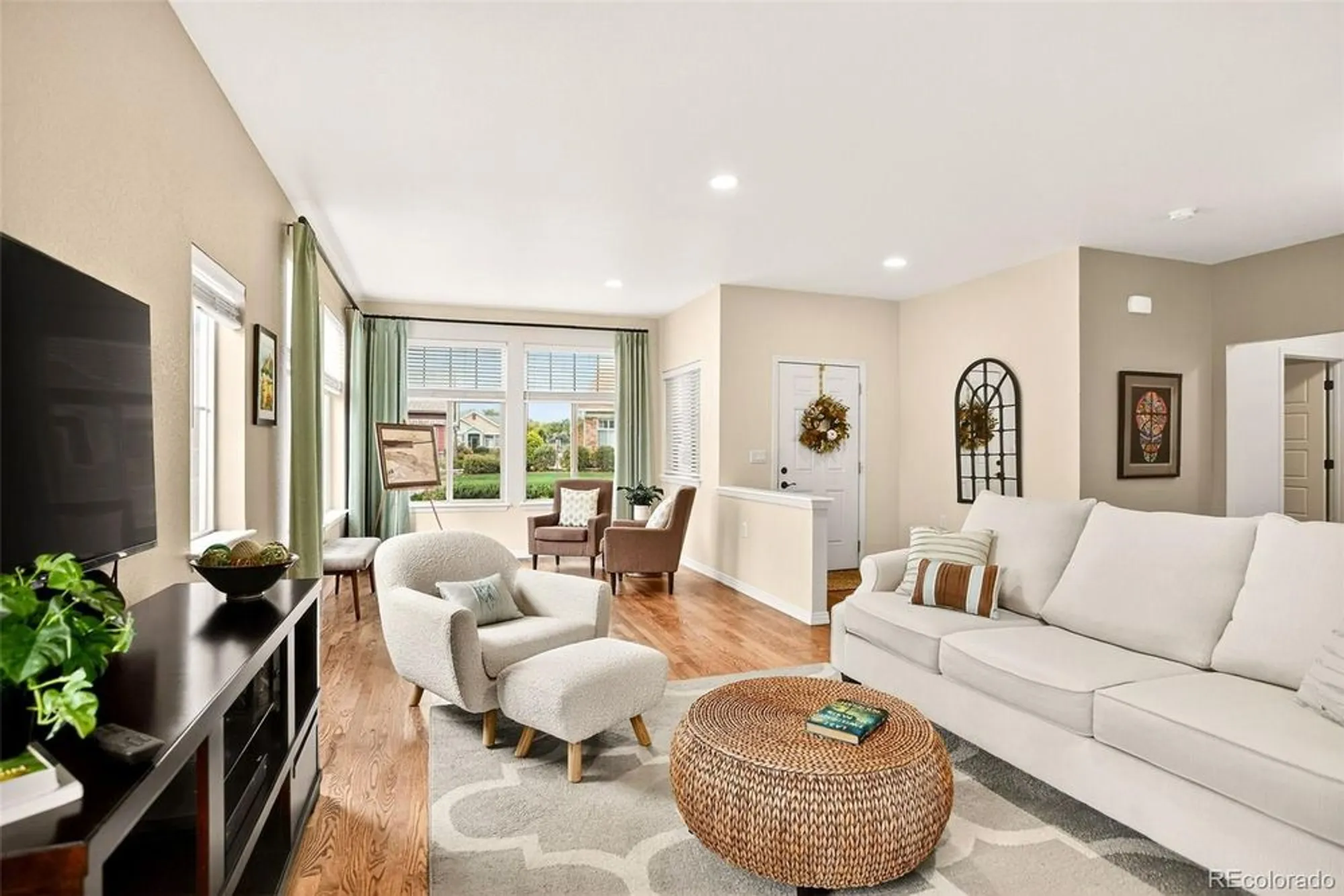 Property Slideshow image 10 of 32 | 12627 madison way, Thornton, CO, 80241