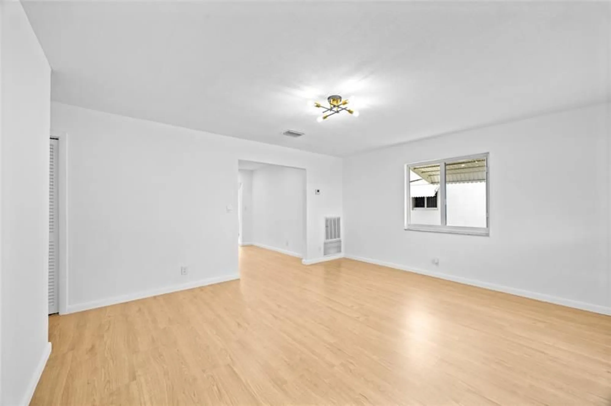 Property Slideshow image 17 of 34 | 2920 nw 2nd ave, Pompano Beach, FL, 33064