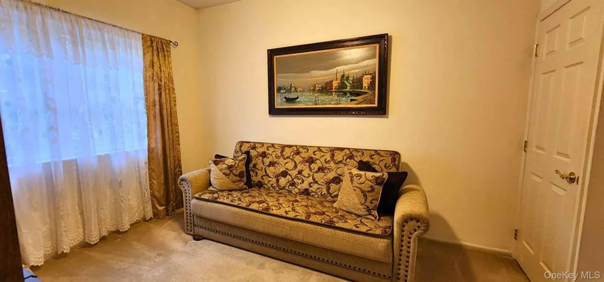 Property Slideshow image 20 of 25 | 512 narragansett villas dr, Lindenhurst, NY, 11757