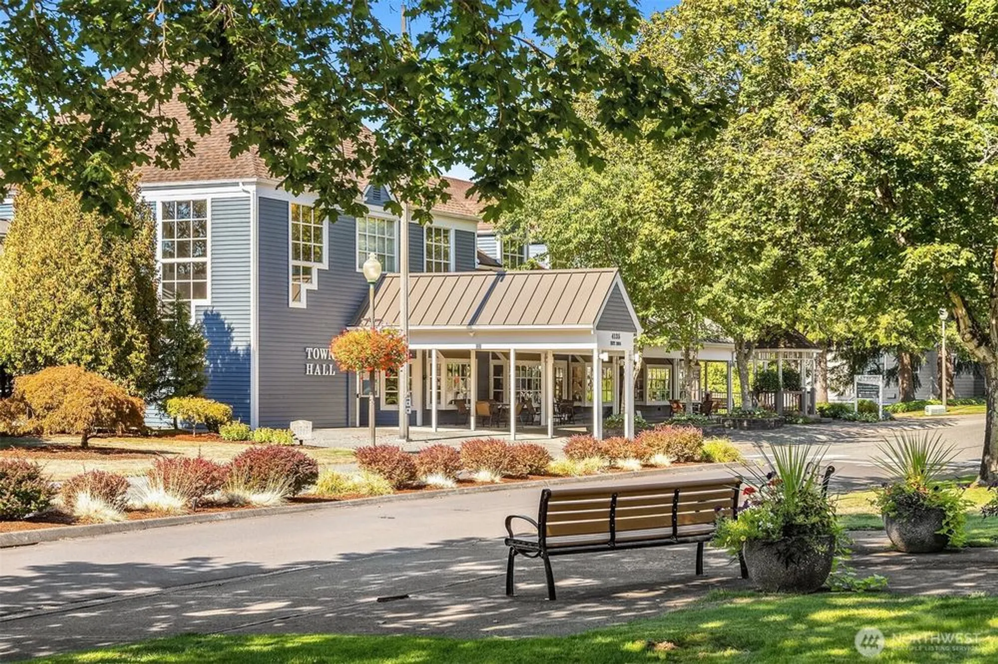 Property Slideshow image 33 of 40 | 4535 providence point pl 103, Issaquah, WA, 98029