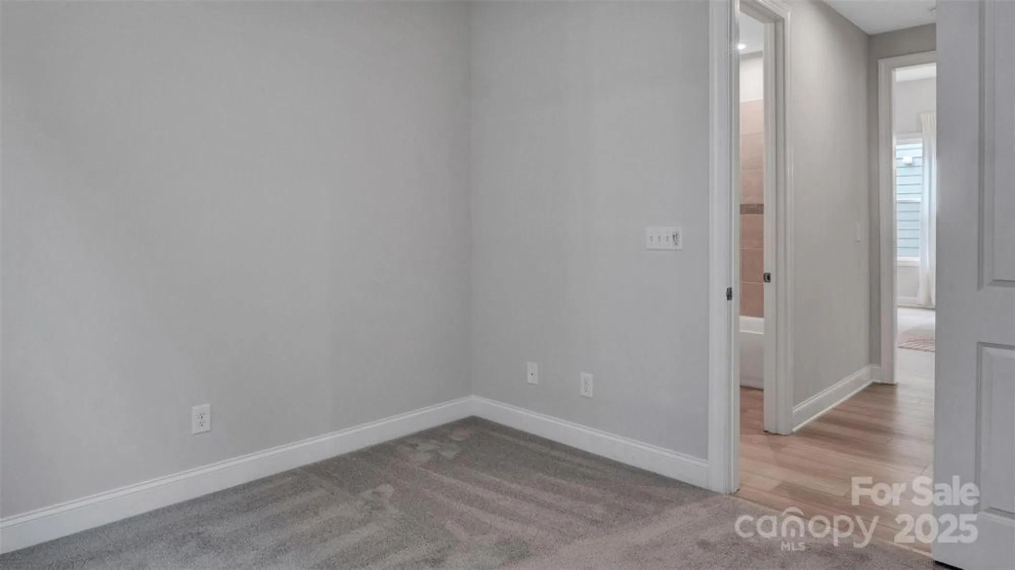 Property Slideshow image 12 of 25 | 4424 moxie way, Charlotte, NC, 28215