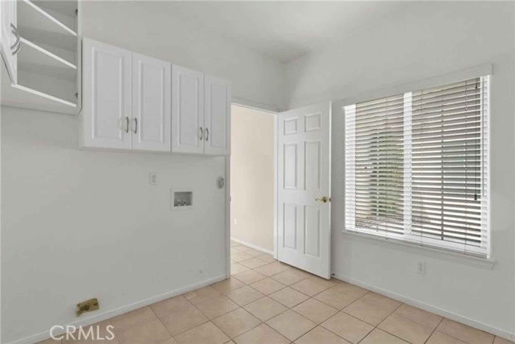 Property Slideshow image 18 of 36 | 11262 country club dr, Apple Valley, CA, 92308
