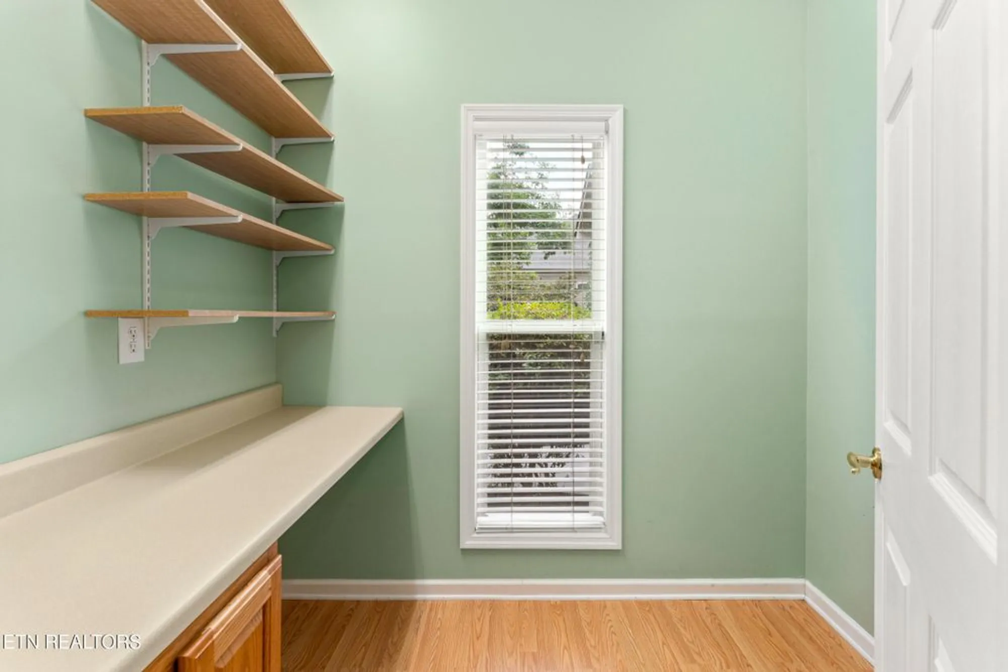 Property Slideshow image 31 of 58 | 123 inata cir, Loudon, TN, 37774