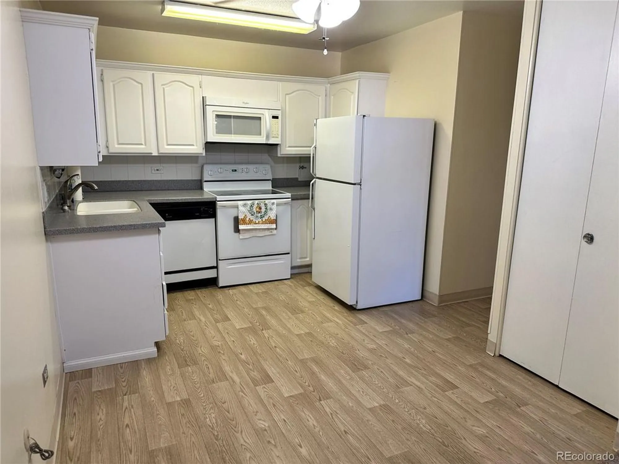 Property Slideshow image 3 of 17 | 775 s alton way unit 1c, Denver, CO, 80247