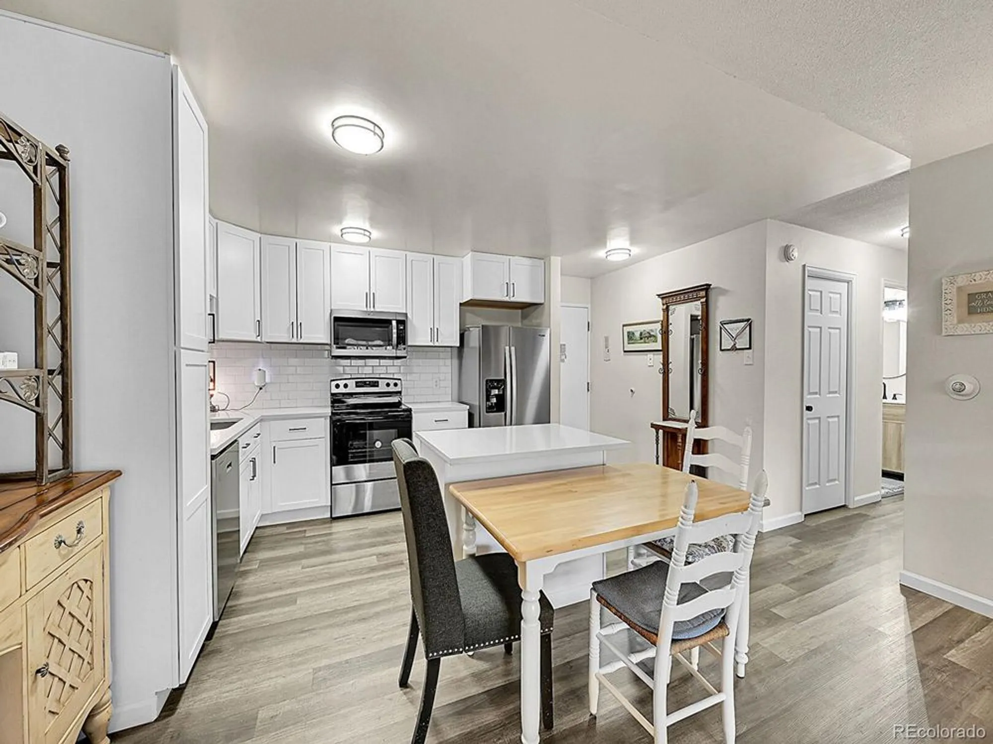 Property Slideshow image 5 of 47 | 645 s alton way 4c, Denver, CO, 80247