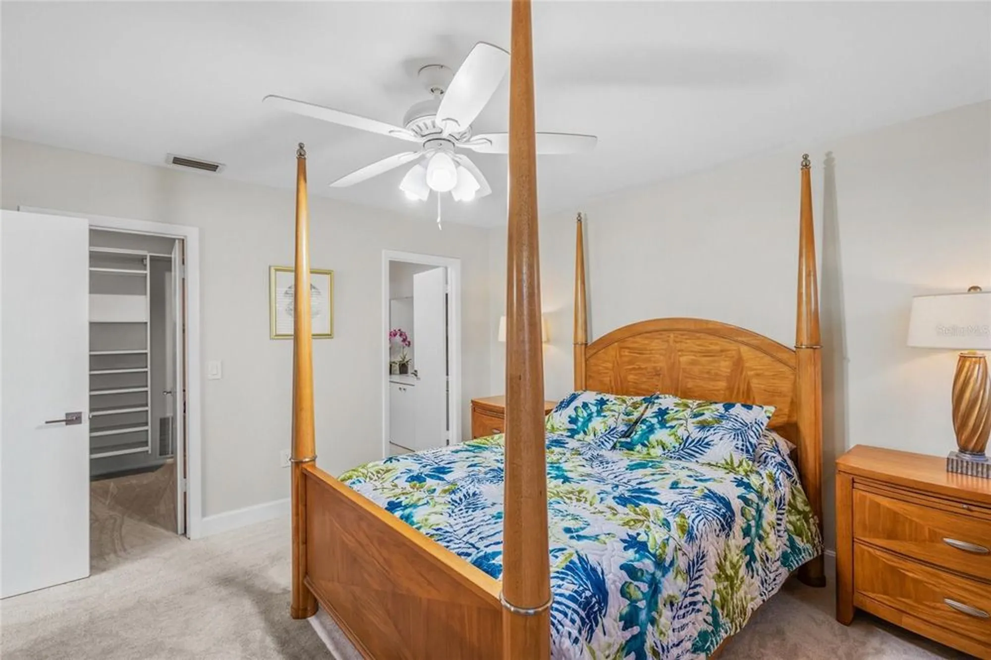 Property Slideshow image 16 of 35 | 6213 green view dr # 127, Sarasota, FL, 34231