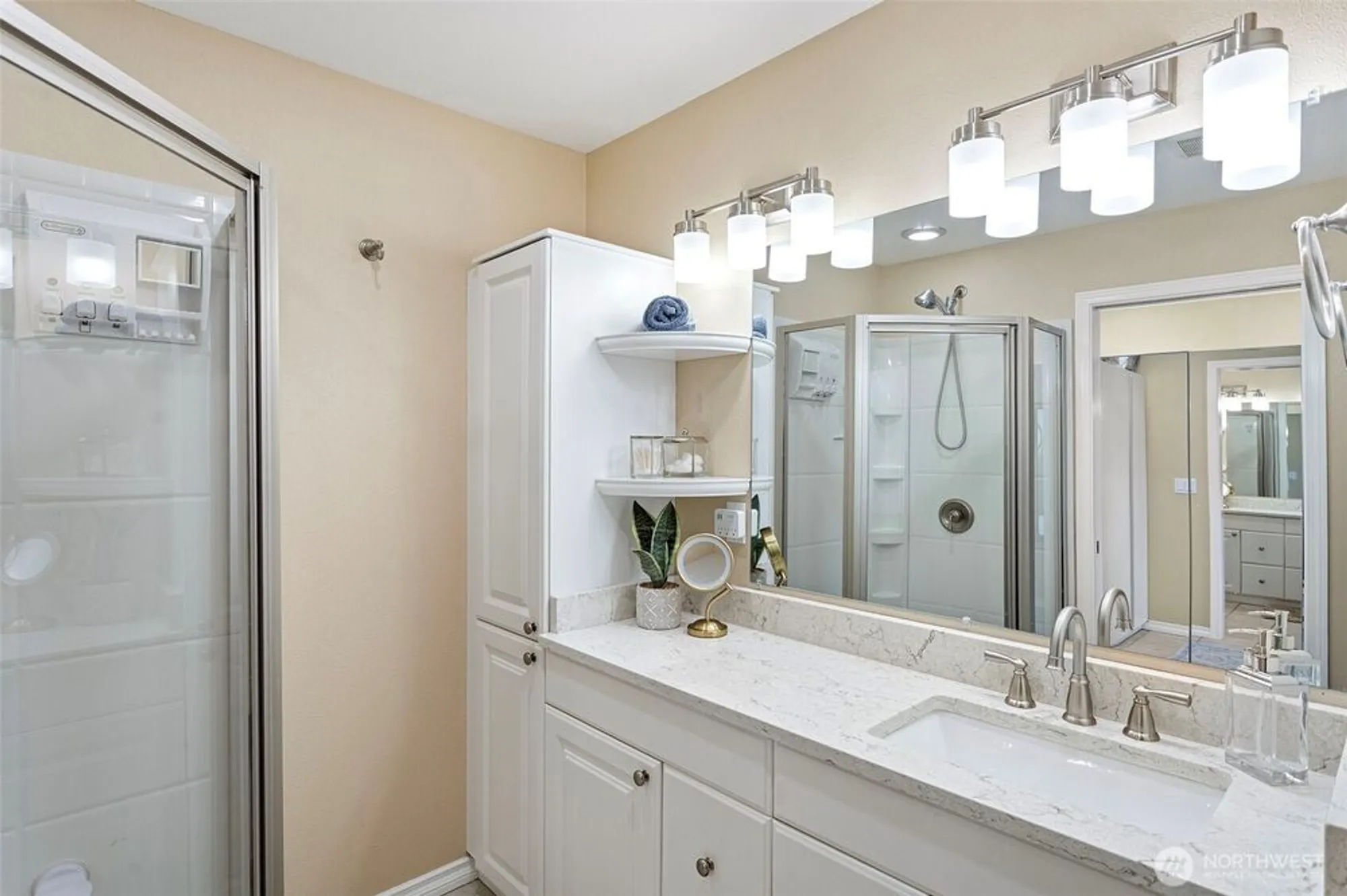 Property Slideshow image 20 of 40 | 10749 glen acres dr s # 10749s, Seattle, WA, 98168