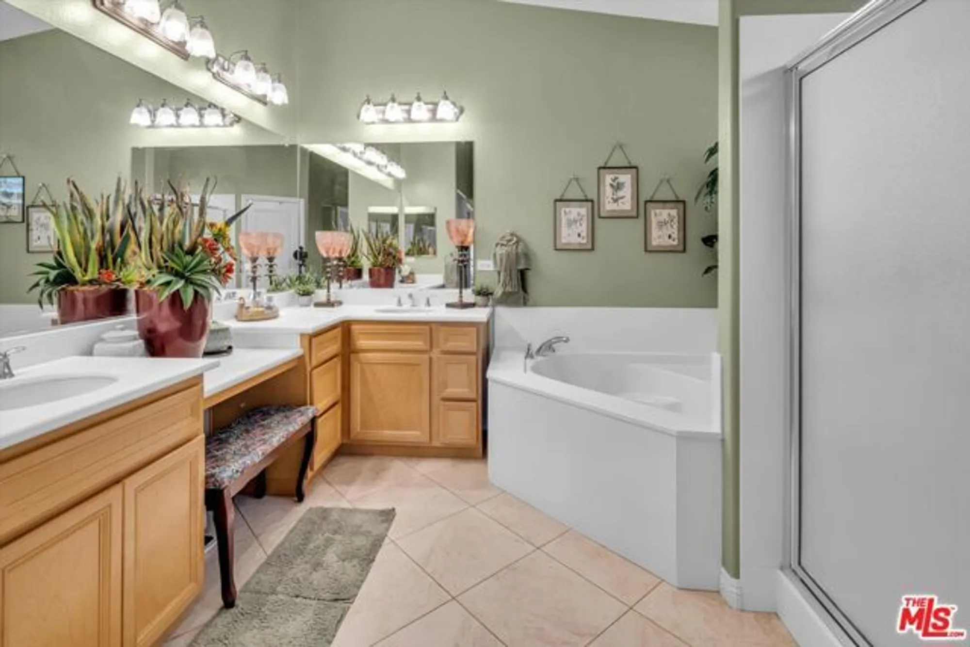 Property Slideshow image 17 of 39 | 180 kettle crk, Beaumont, CA, 92223