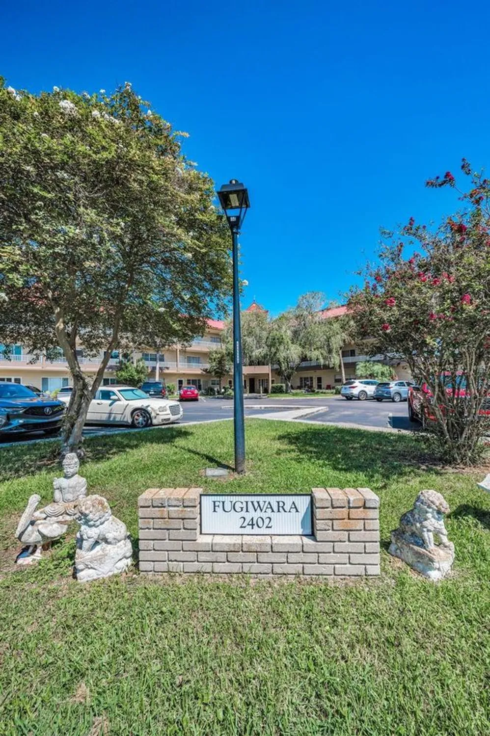 Property Slideshow image 33 of 67 | 2402 ecuadorian way 10, Clearwater, FL, 33763
