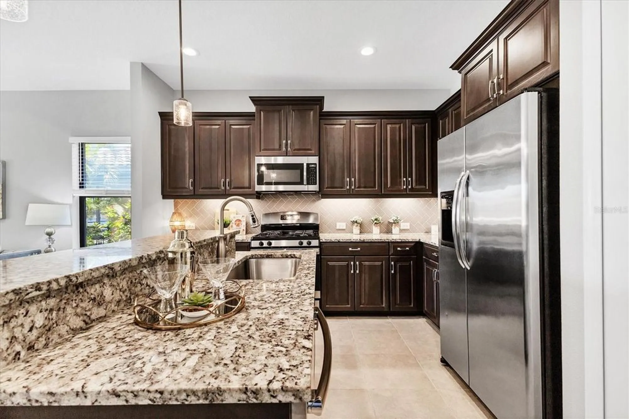 Property Slideshow image 16 of 55 | 21649 avon park ct, Venice, FL, 34293