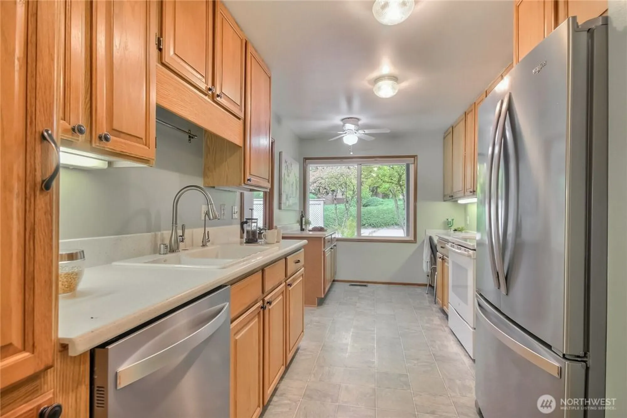 Property Slideshow image 11 of 40 | 4106 221st pl se # 1072, Issaquah, WA, 98029