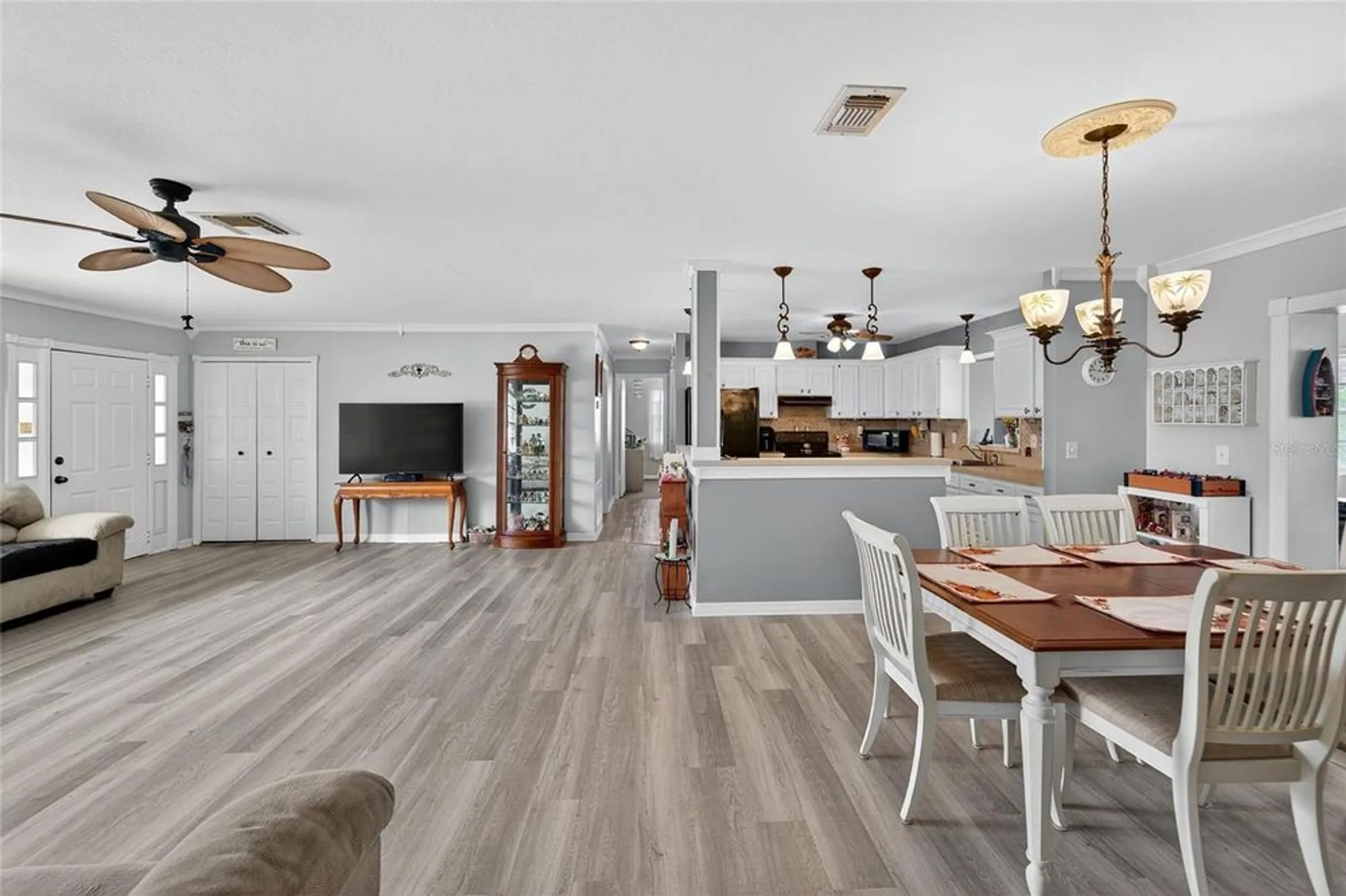 Property Slideshow image 7 of 63 | 645 fort duquesna dr, Sun City Center, FL, 33573