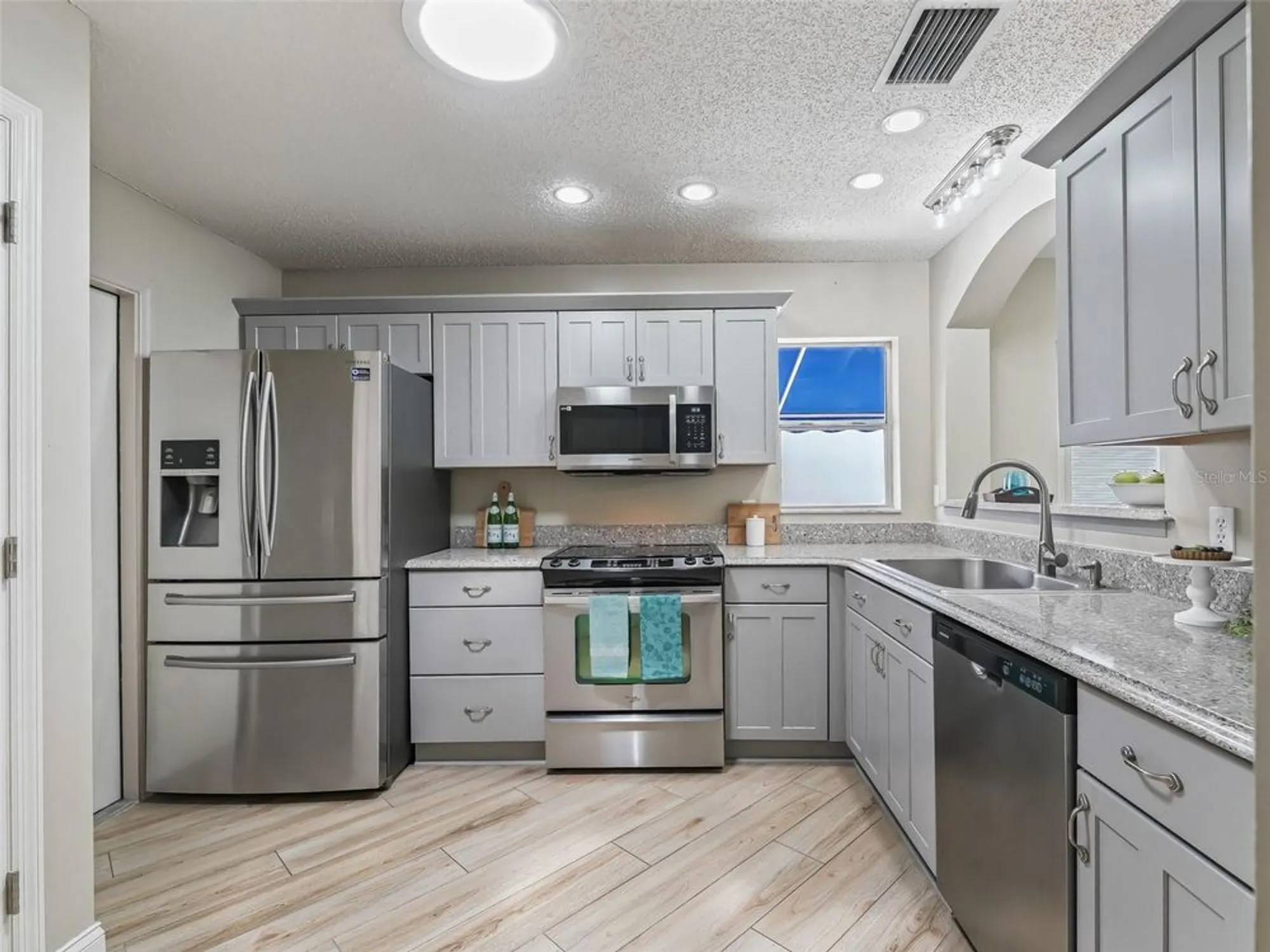 Property Slideshow image 8 of 66 | 632 delgado ave, Lady Lake, FL, 32159