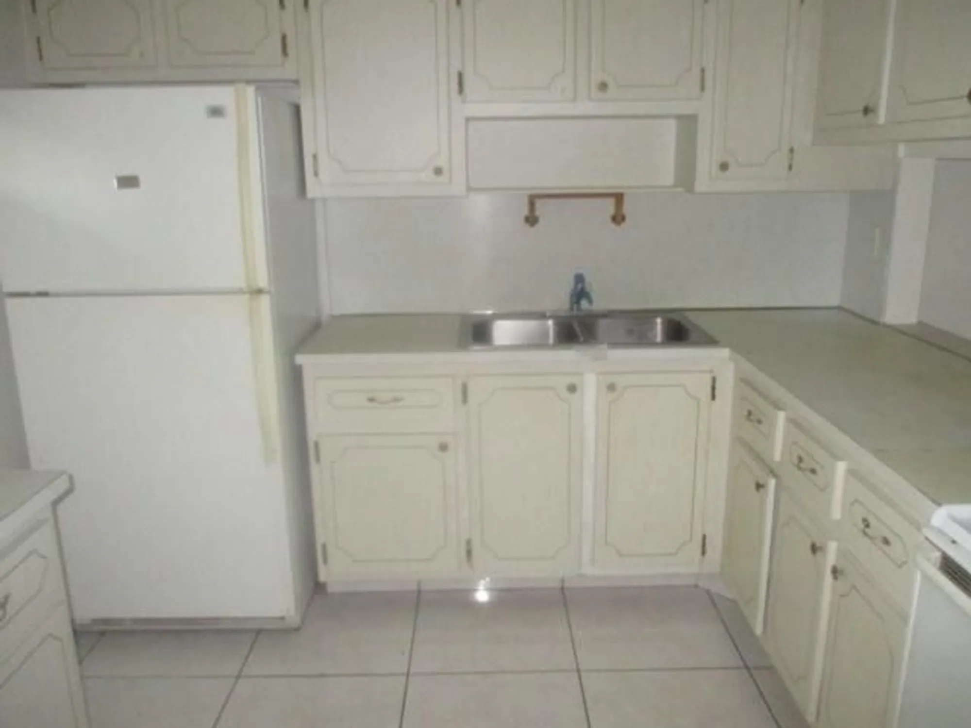 Property Slideshow image 3 of 11 | 2687 garden dr 212, Lake Worth, FL, 33461