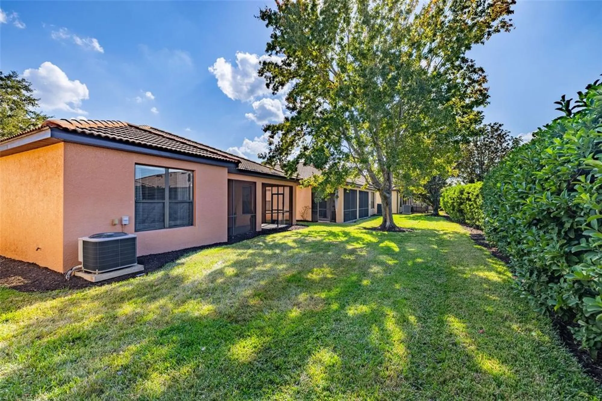 Property Slideshow image 42 of 54 | 5808 hidden falls ln, Apollo Beach, FL, 33572