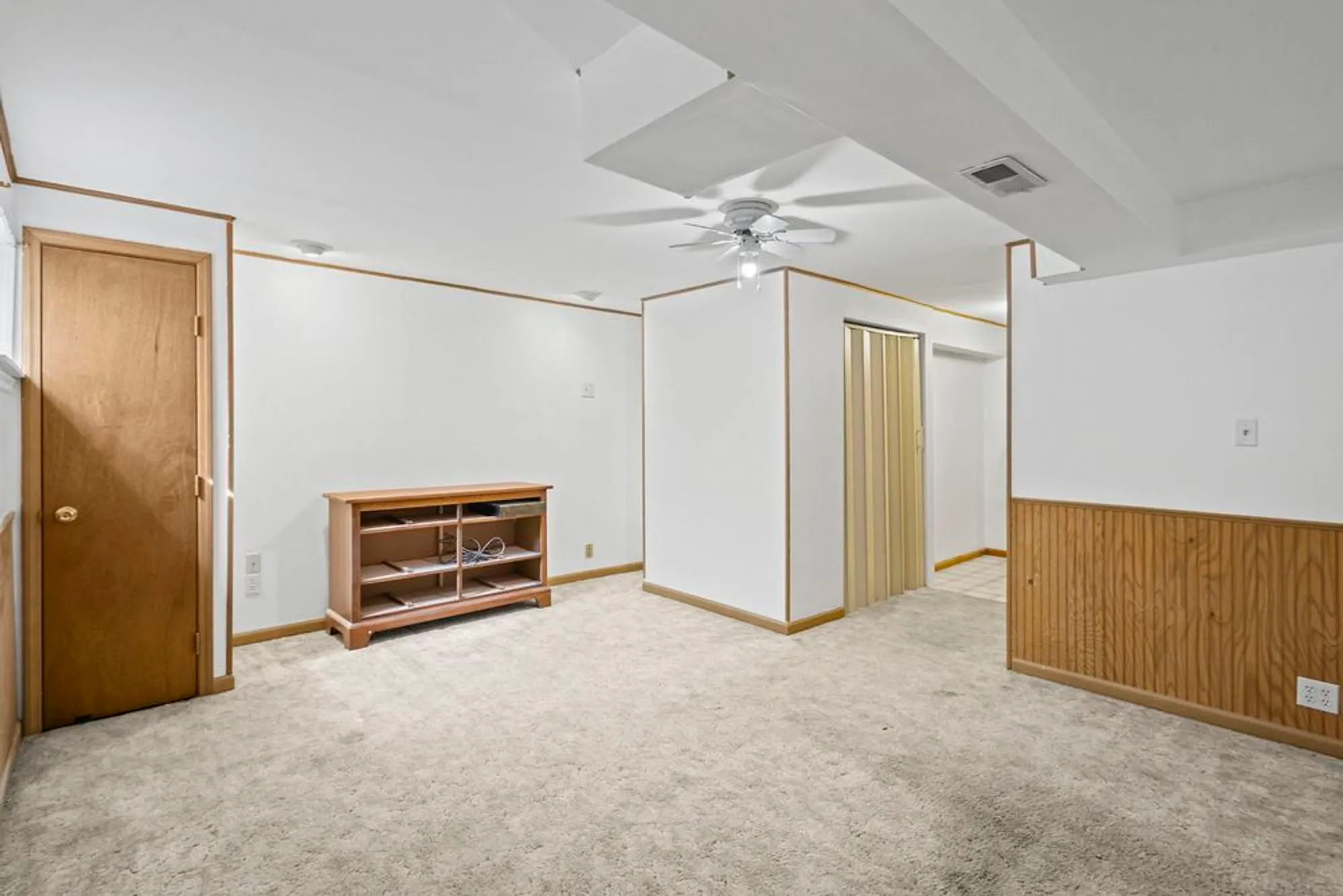 Property Slideshow image 20 of 29 | 21220 silktree cir, Plainfield, IL, 60544