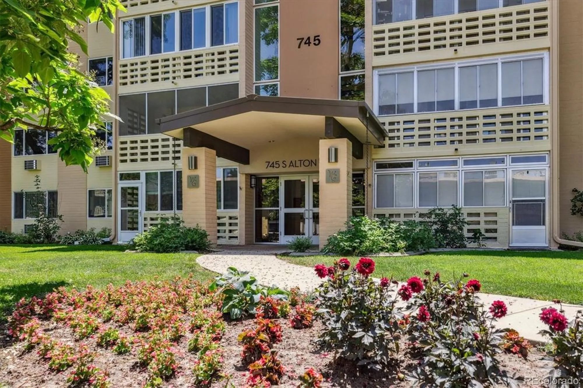 Property Slideshow image 2 of 39 | 745 s alton way unit 11a, Denver, CO, 80247