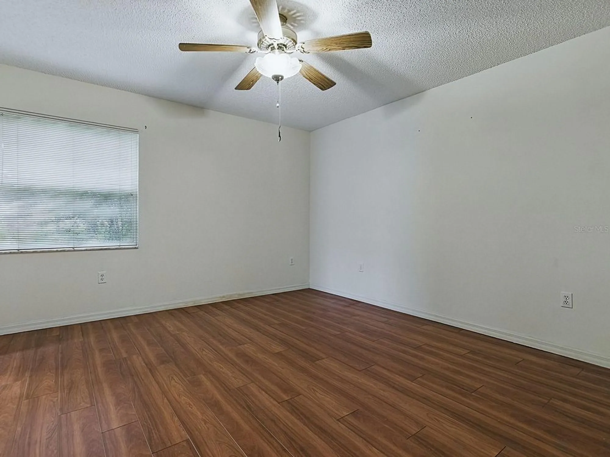 Property Slideshow image 13 of 38 | 409 westwood dr, Leesburg, FL, 34748