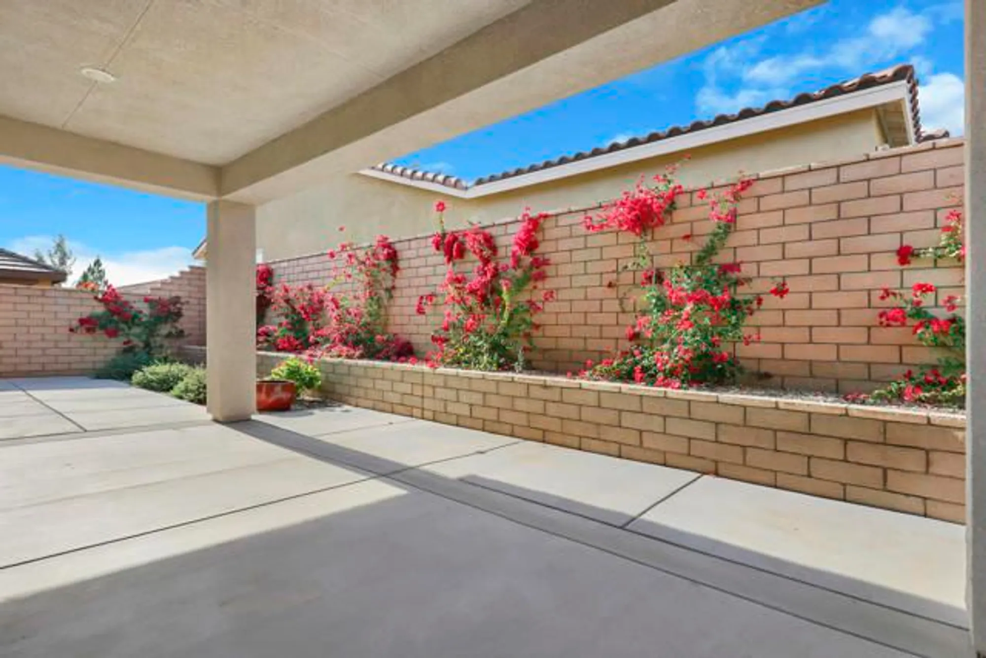Property Slideshow image 12 of 47 | 42963 ascona ln, Indio, CA, 92203