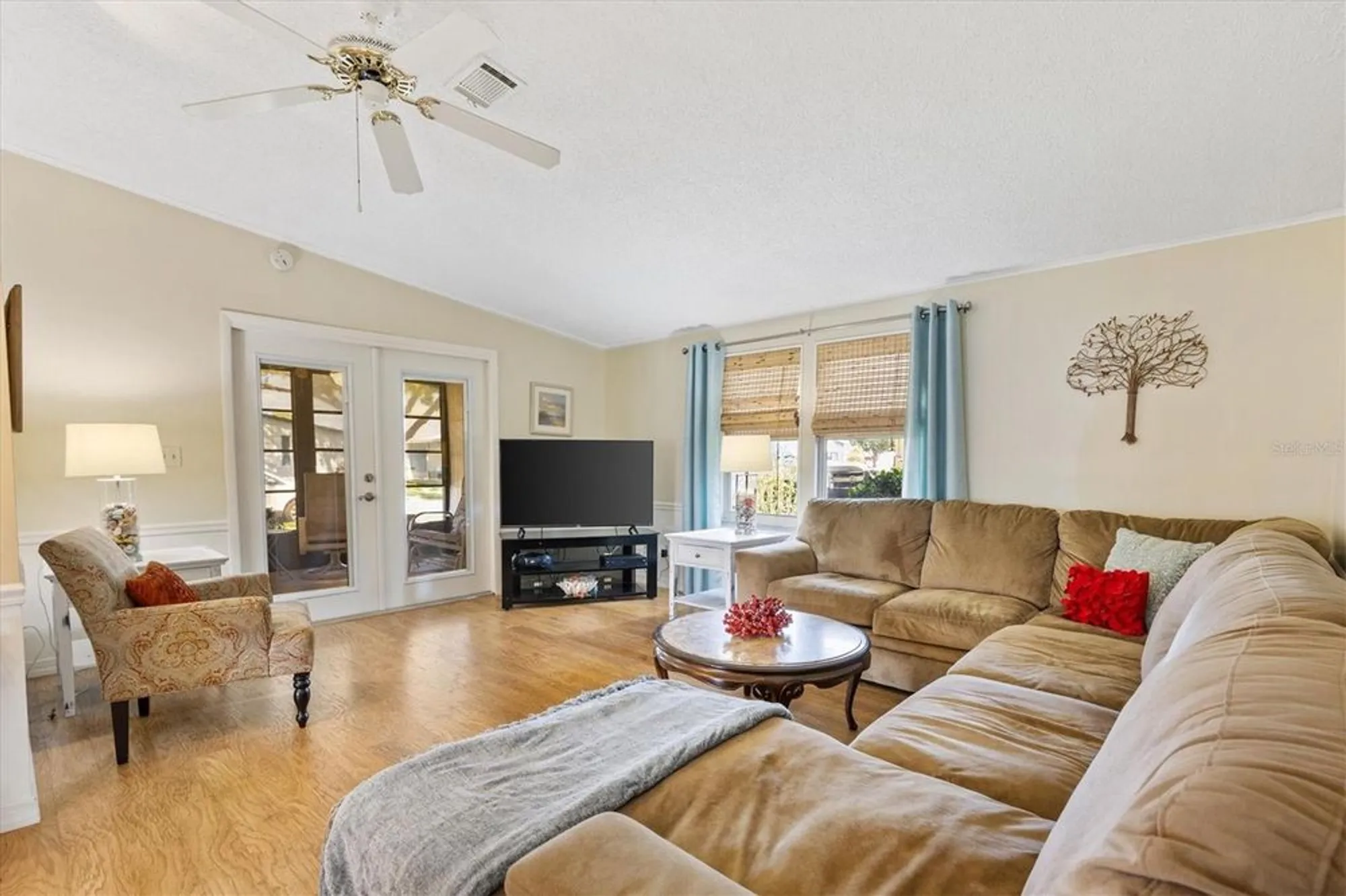 Property Slideshow image 10 of 27 | 1523 w schwartz blvd, The Villages, FL, 32159