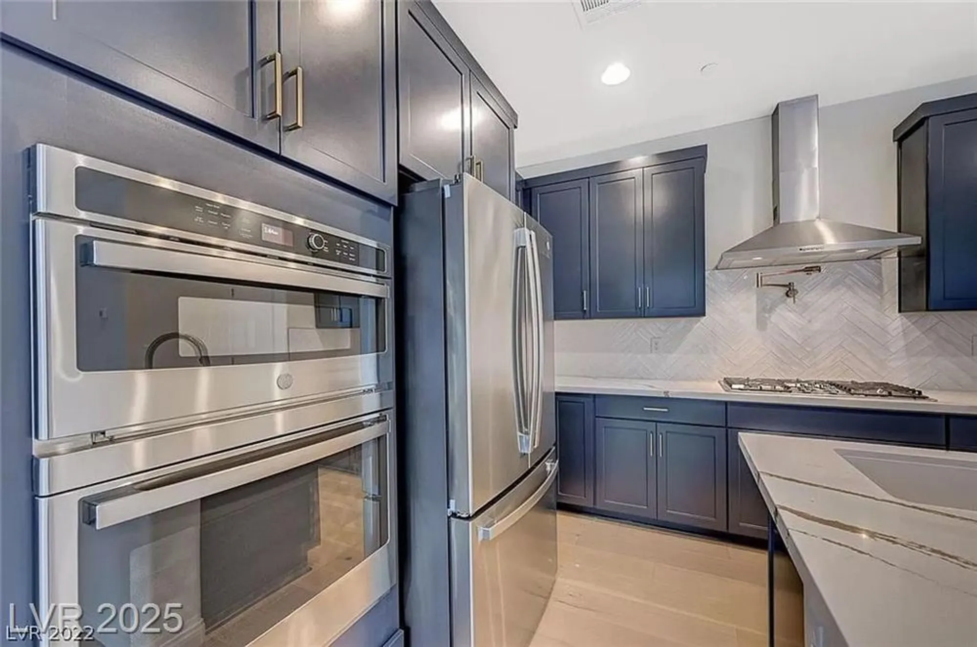 Property Slideshow image 9 of 20 | 31 castleton tower ct, Henderson, NV, 89011