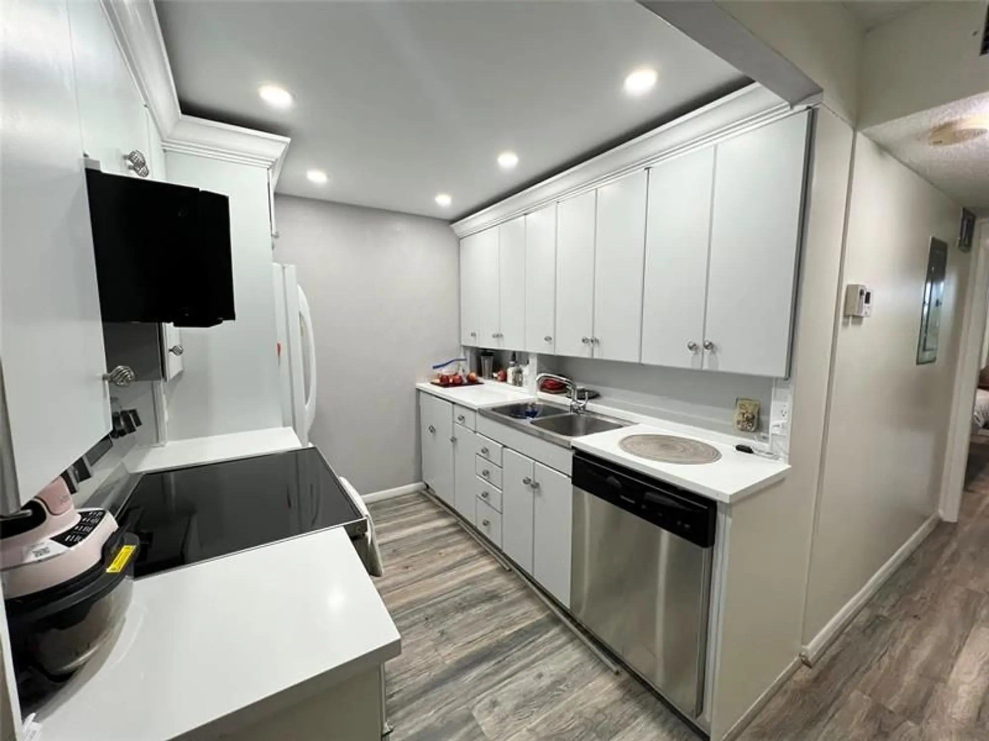 Property Slideshow image 7 of 40 | 410 grantham a # 410, Deerfield Beach, FL, 33442