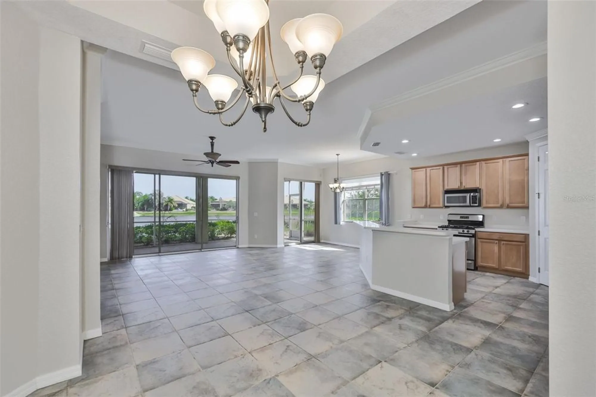 Property Slideshow image 9 of 53 | 1324 emerald dunes dr, Sun City Center, FL, 33573