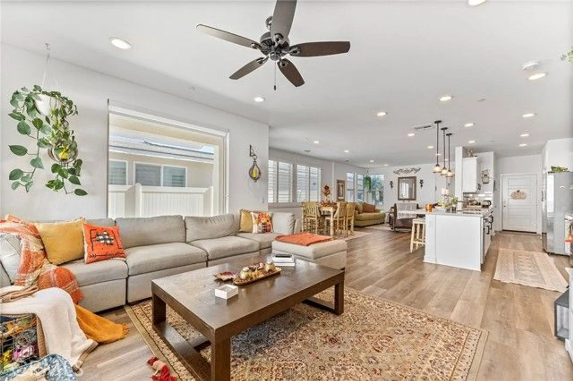 Property Slideshow image 10 of 40 | 1656 spring run ln, Beaumont, CA, 92223