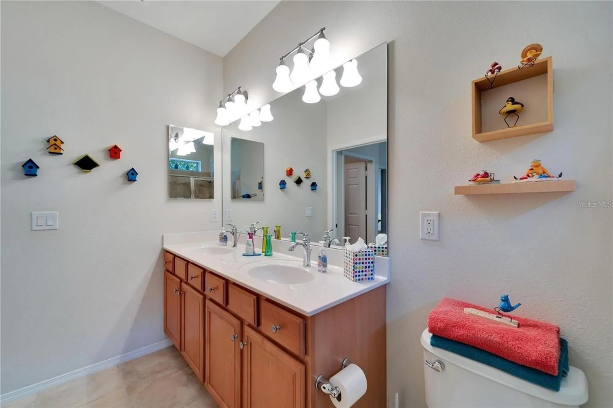 Property Slideshow image 19 of 35 | 428 seneca falls dr, Apollo Beach, FL, 33572
