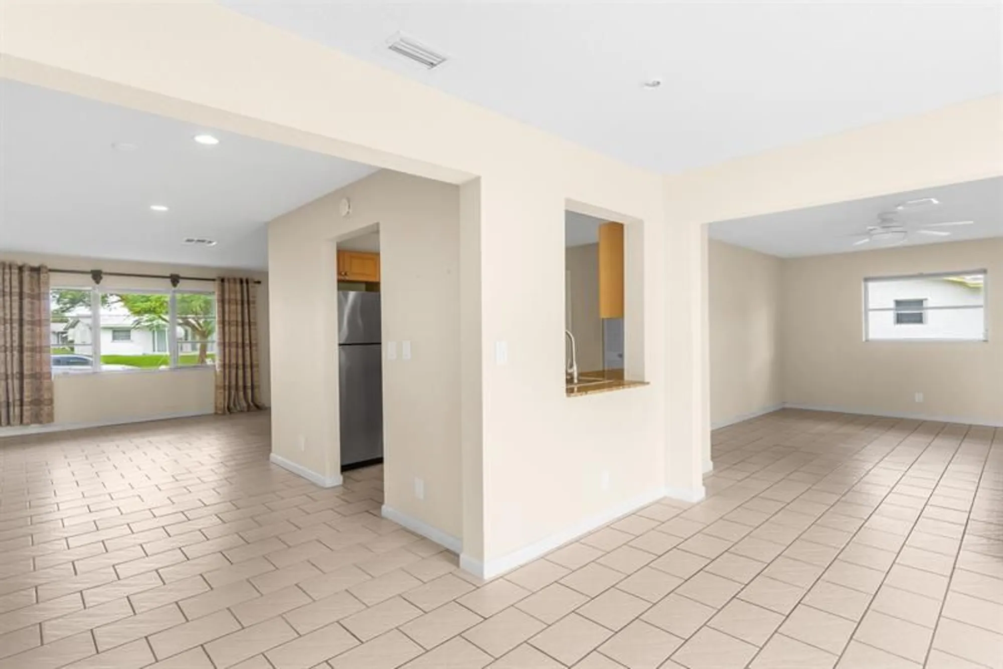 Property Slideshow image 13 of 51 | 8826 nw 13th st, Plantation, FL, 33322