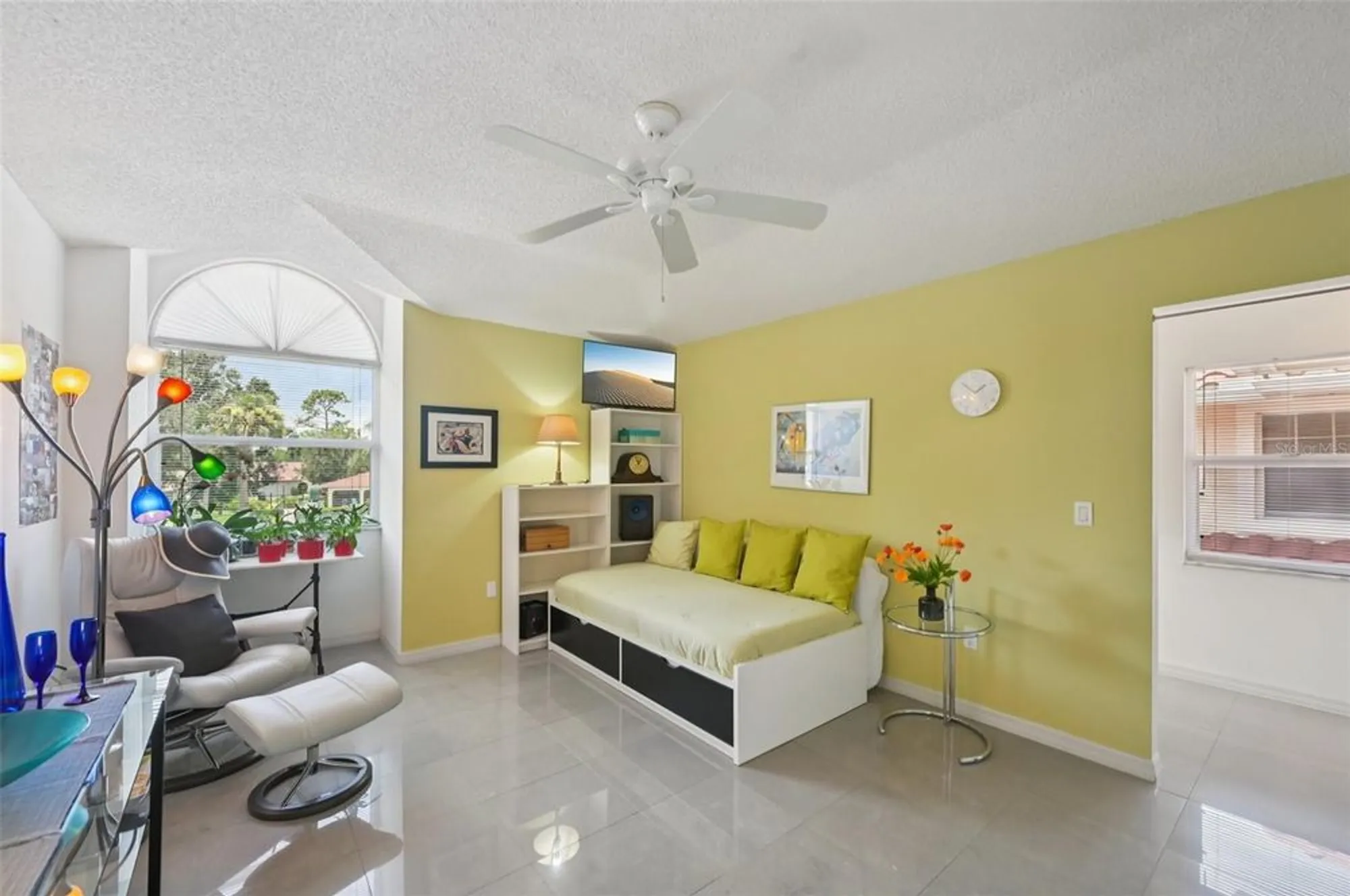 Property Slideshow image 18 of 42 | 5588 golf pointe dr # 1, Sarasota, FL, 34243