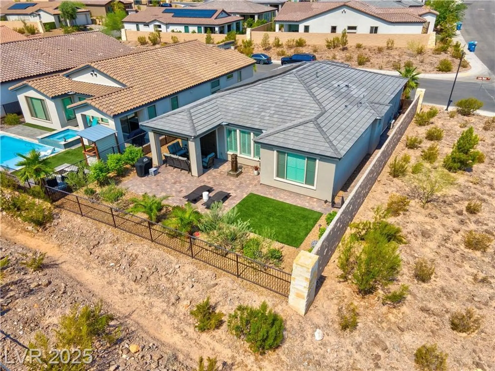 Property Slideshow image 46 of 69 | 124 lake oasis st, Henderson, NV, 89011