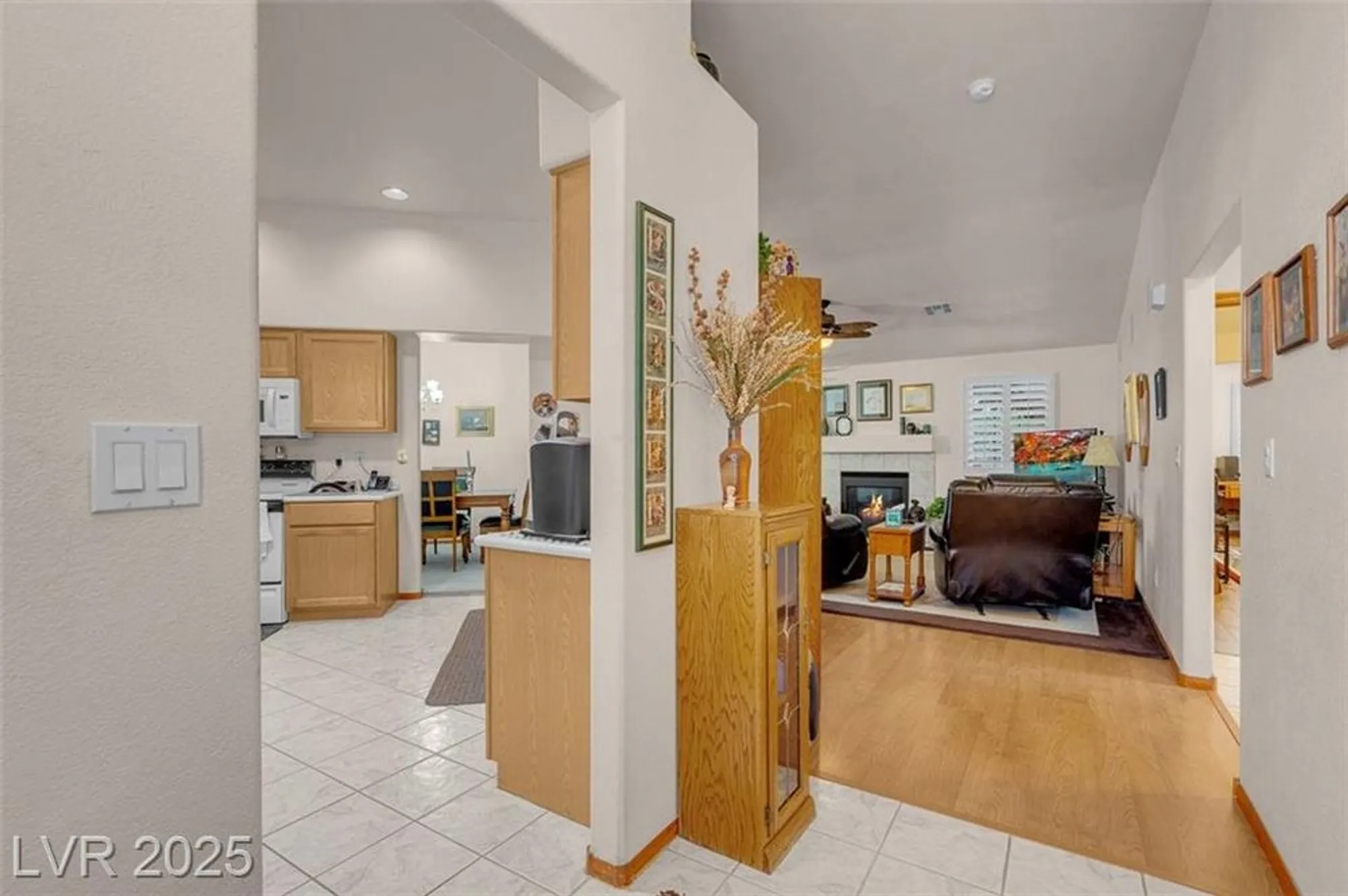 Property Slideshow image 7 of 46 | 5204 rim view ln, Las Vegas, NV, 89130