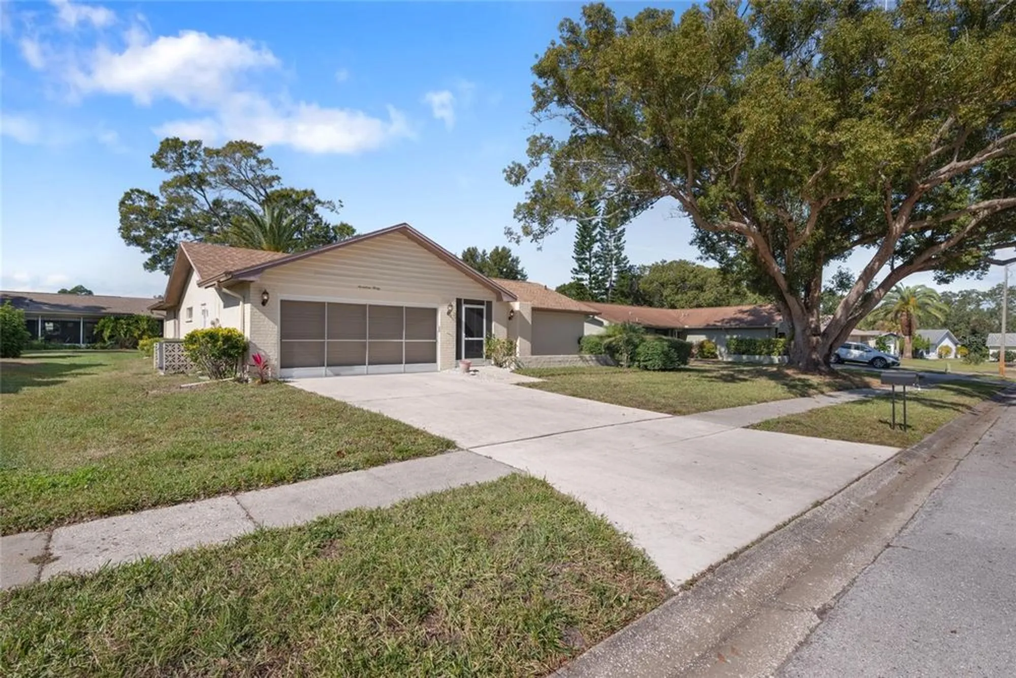 Property Slideshow image 1 of 34 | 1730 dugall ct, Palm Harbor, FL, 34684