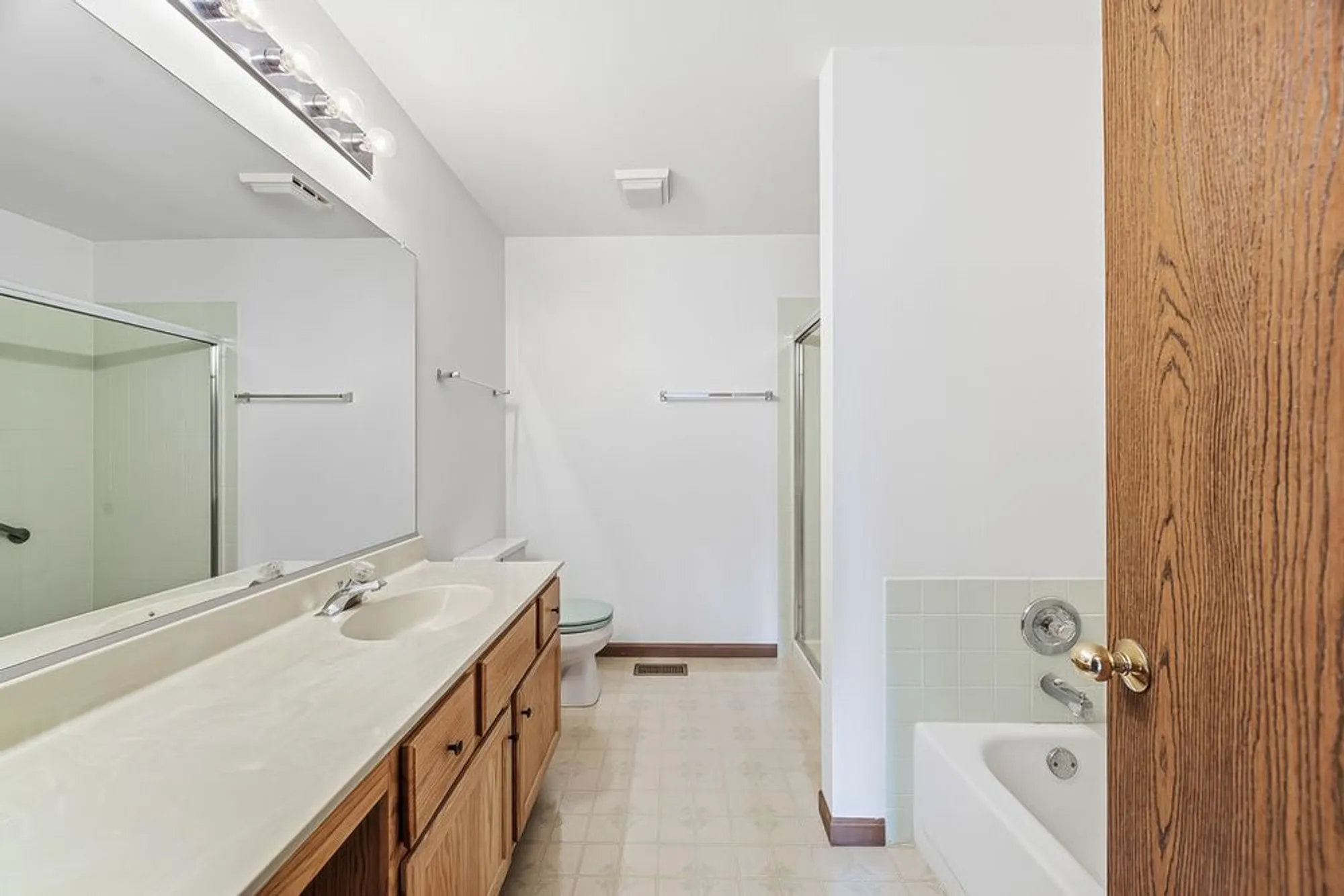 Property Slideshow image 20 of 29 | , Plainfield, IL, 60544